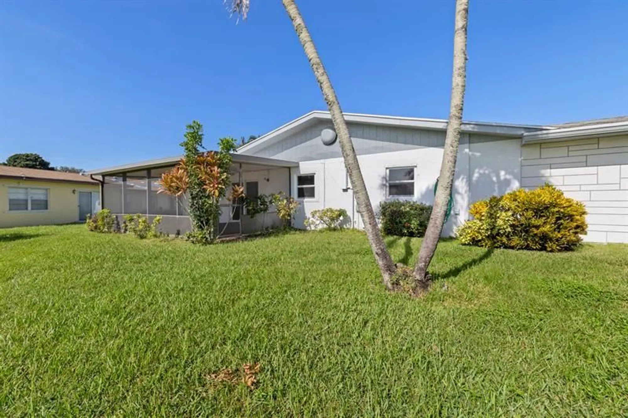 Property Slideshow image 23 of 41 | 6472 overland dr, Delray Beach, FL, 33484