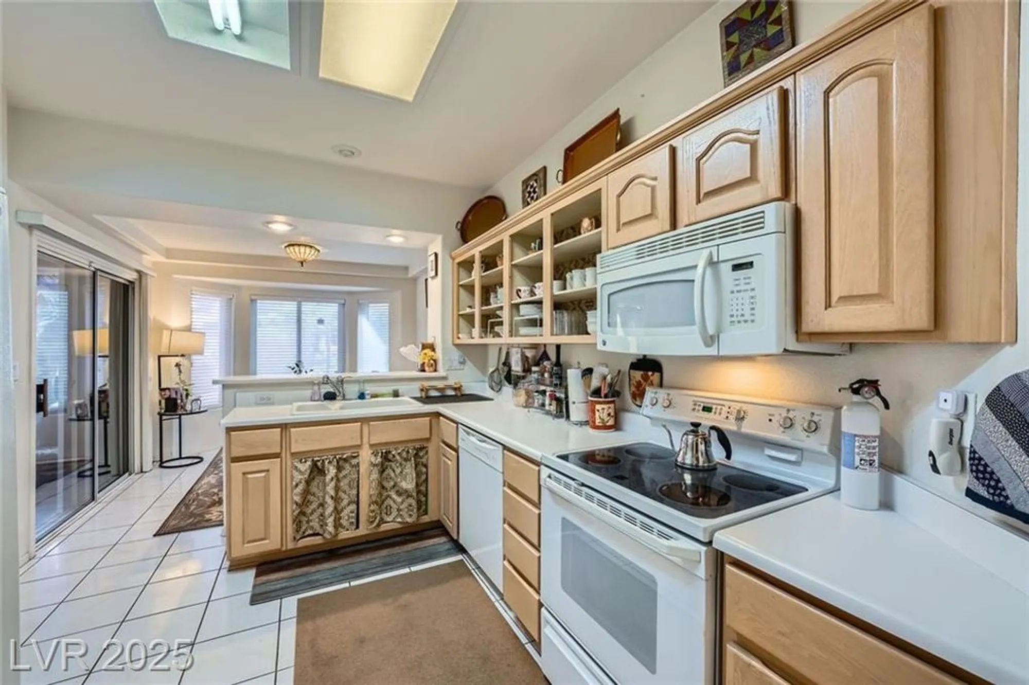Property Slideshow image 14 of 28 | 2401 ocean edge ct, Las Vegas, NV, 89134