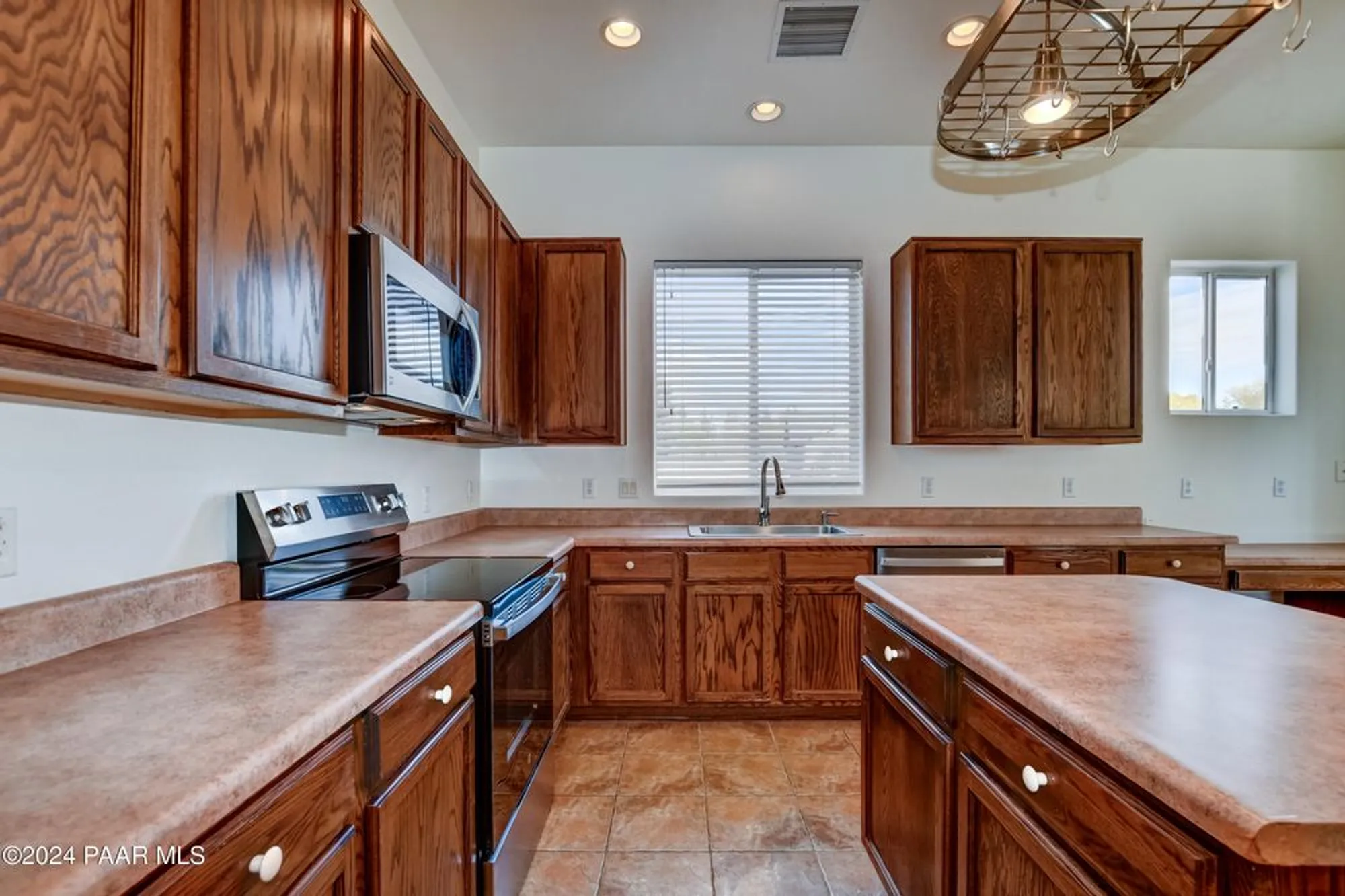 Property Slideshow image 10 of 58 | 7753 n siesta sunset ln, Prescott Valley, AZ, 86315