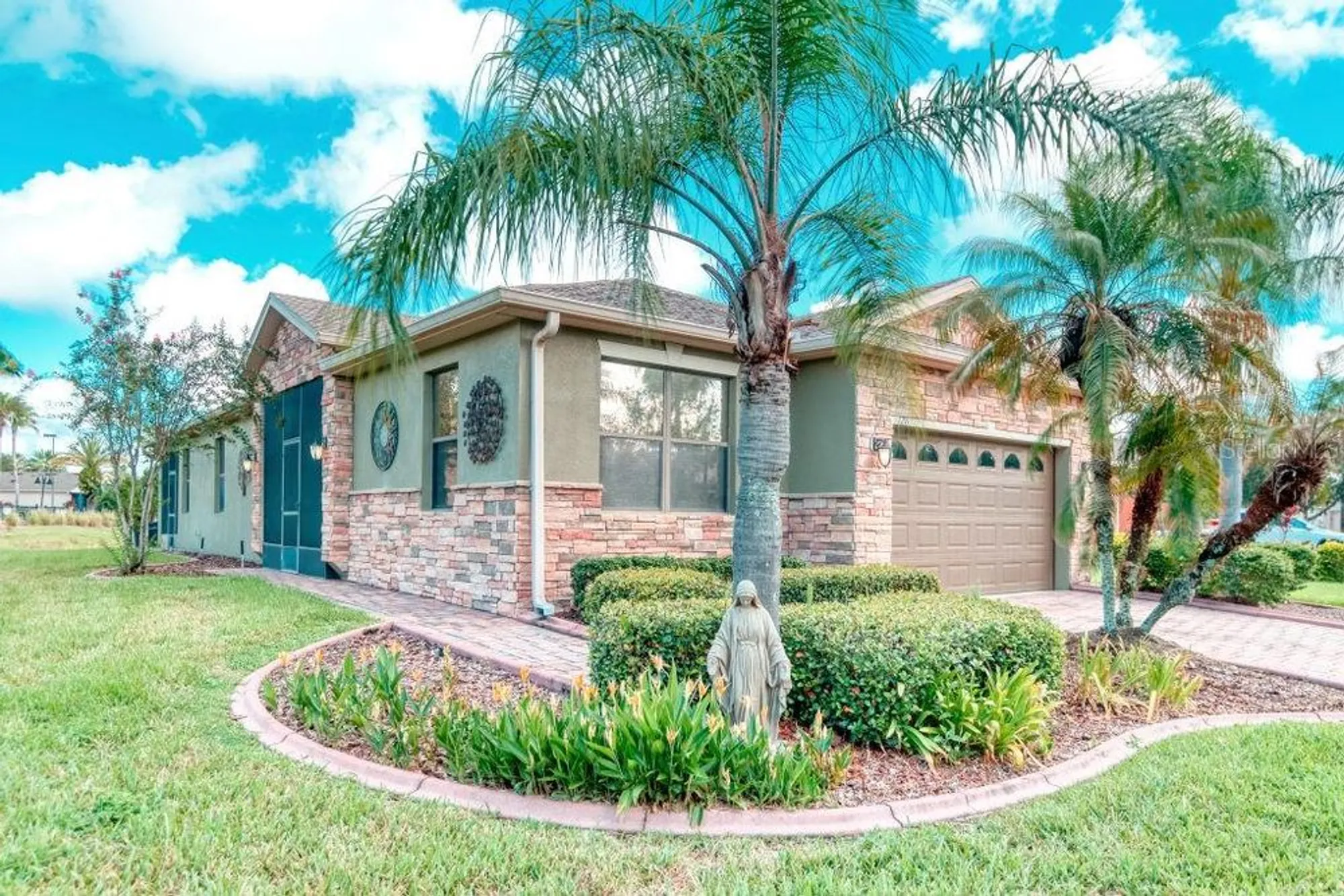 Property Slideshow image 5 of 52 | 128 rialto rd, Kissimmee, FL, 34759