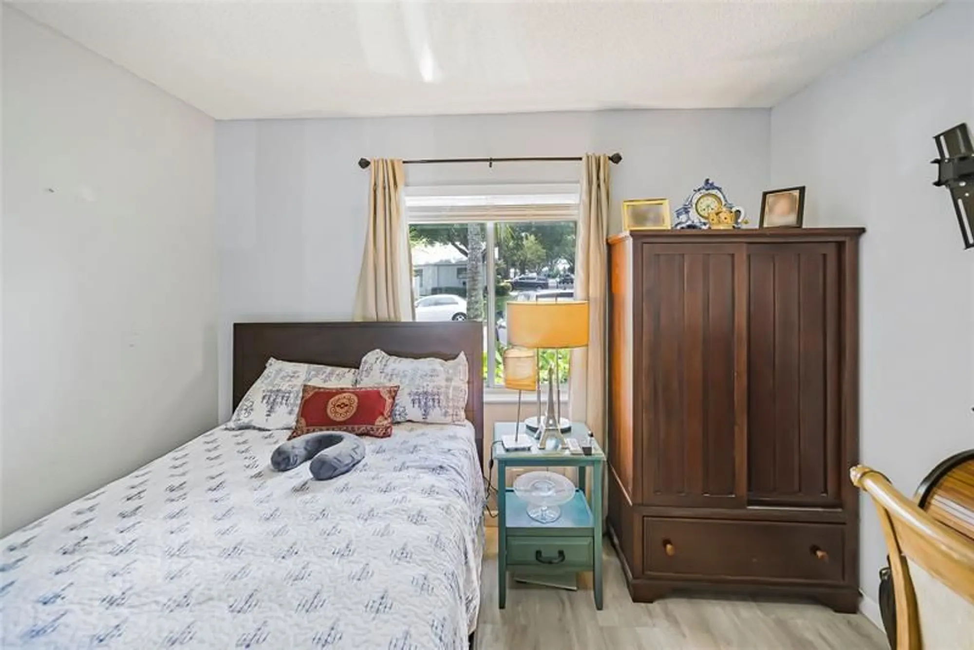 Property Slideshow image 27 of 34 | 18527 horizon ave b, Boca Raton, FL, 33496