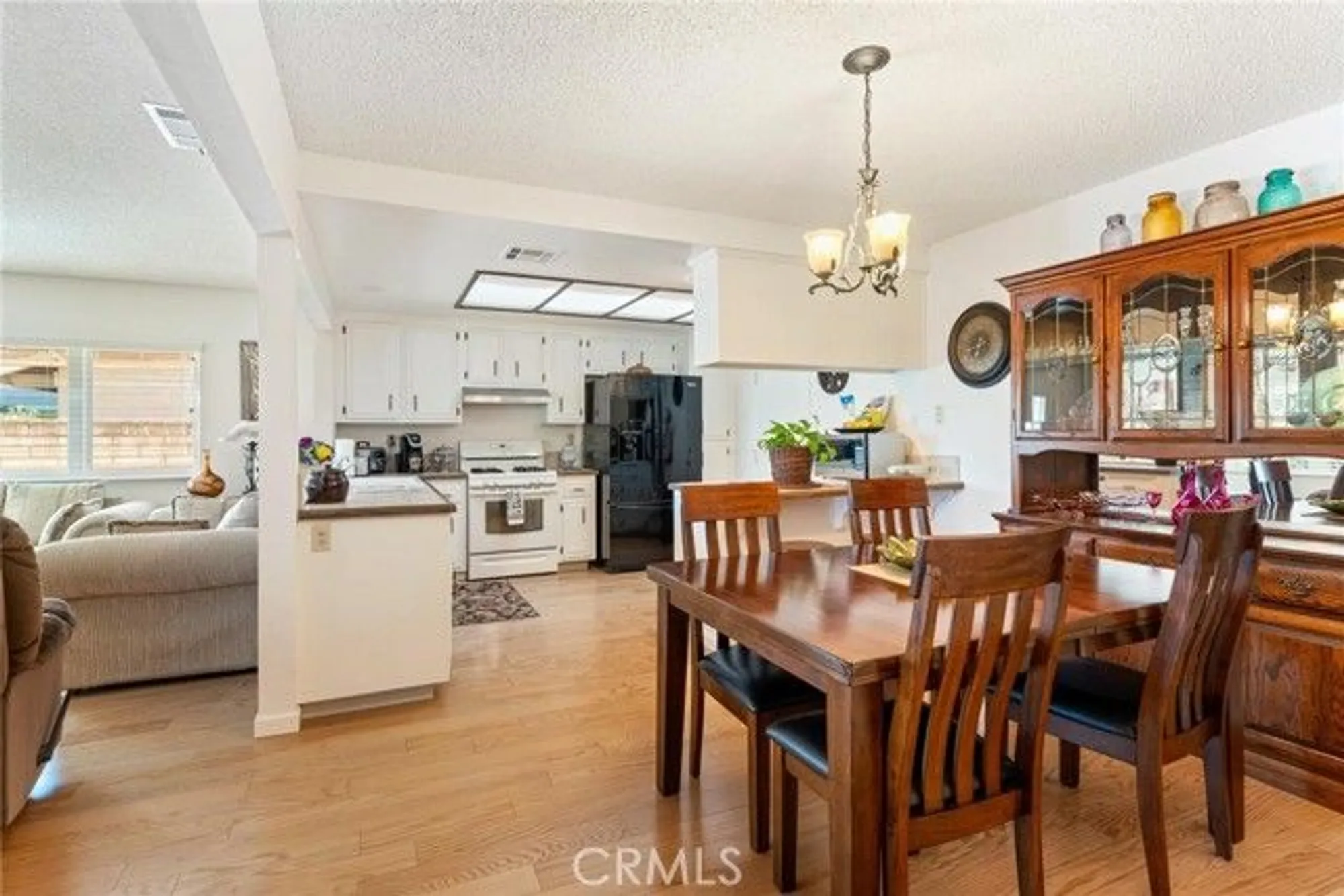 Property Slideshow image 18 of 39 | 2059 silver oak way, Hemet, CA, 92545