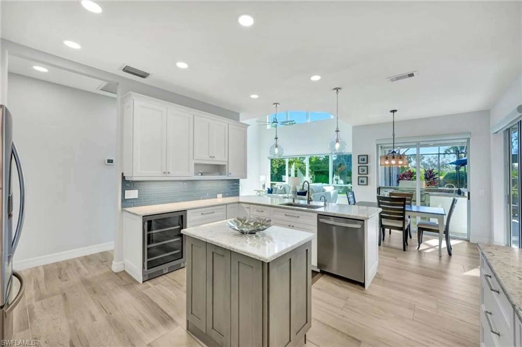 Property Slideshow image 17 of 50 | 25011 goldcrest dr, Bonita Springs, FL, 34134