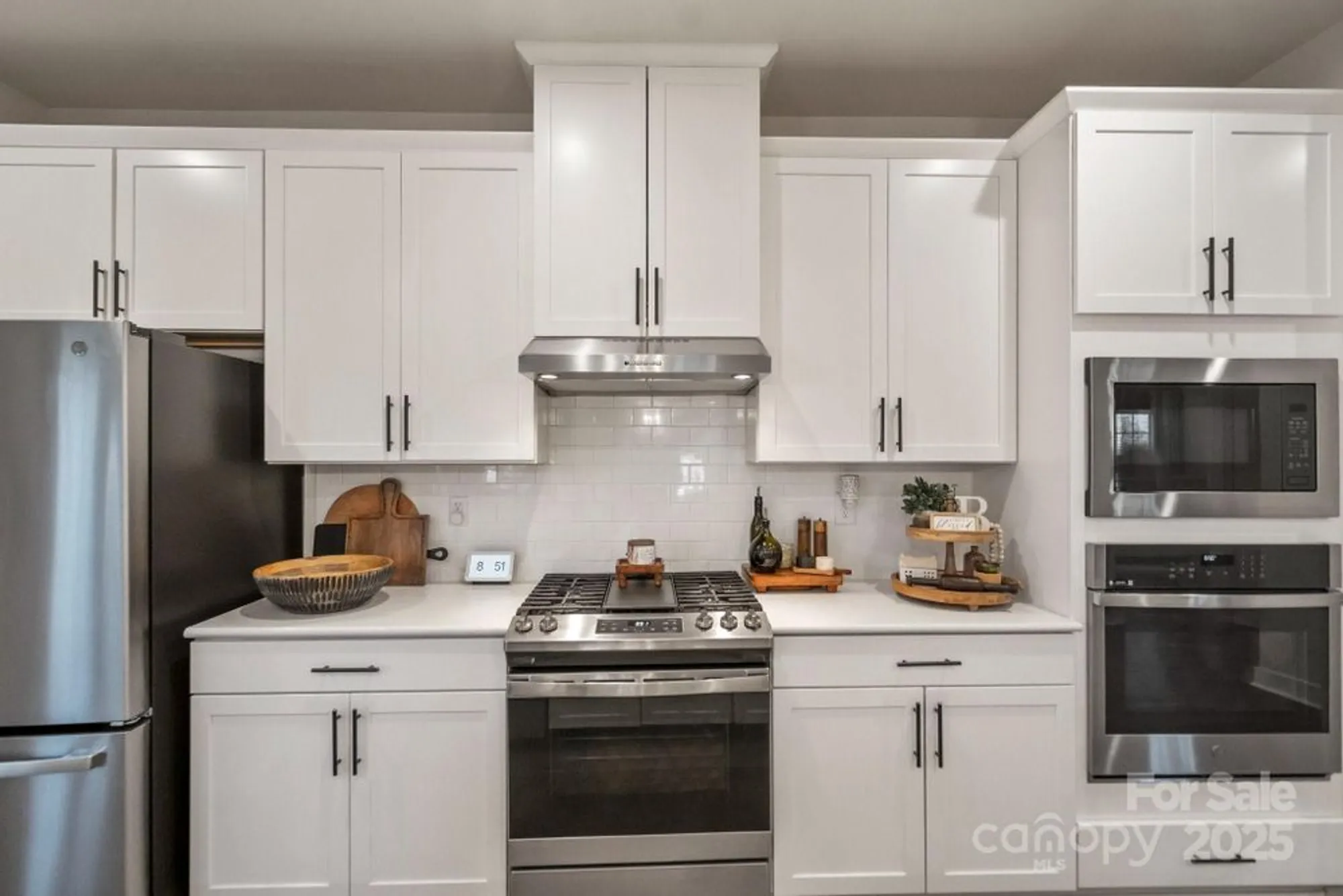 Property Slideshow image 19 of 47 | 5066 summer surprise ln, Charlotte, NC, 28215