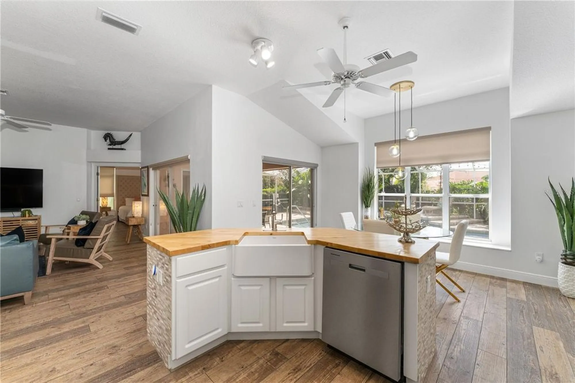 Property Slideshow image 9 of 36 | 1302 lopez ln, The Villages, FL, 32159