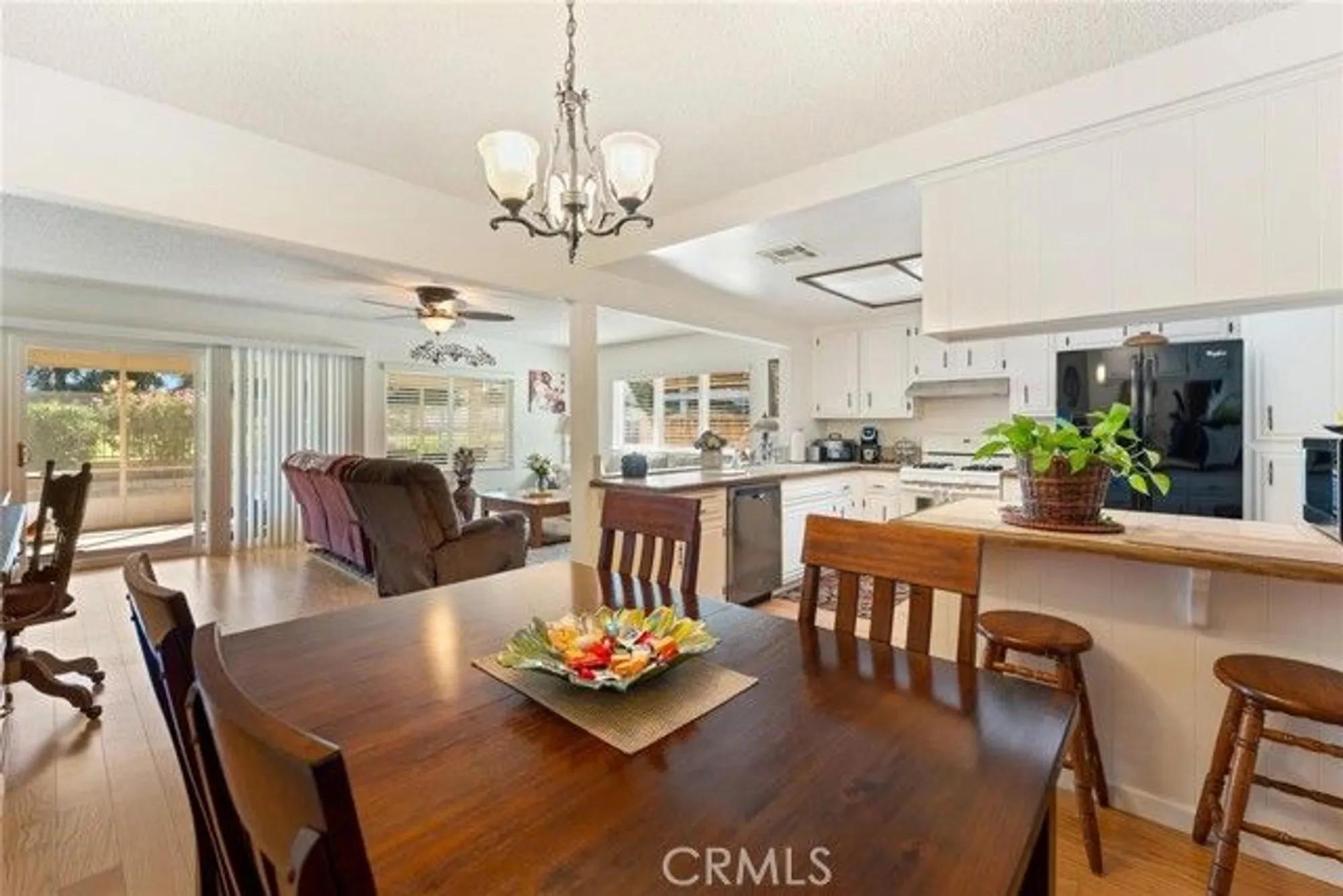 Property Slideshow image 19 of 39 | 2059 silver oak way, Hemet, CA, 92545