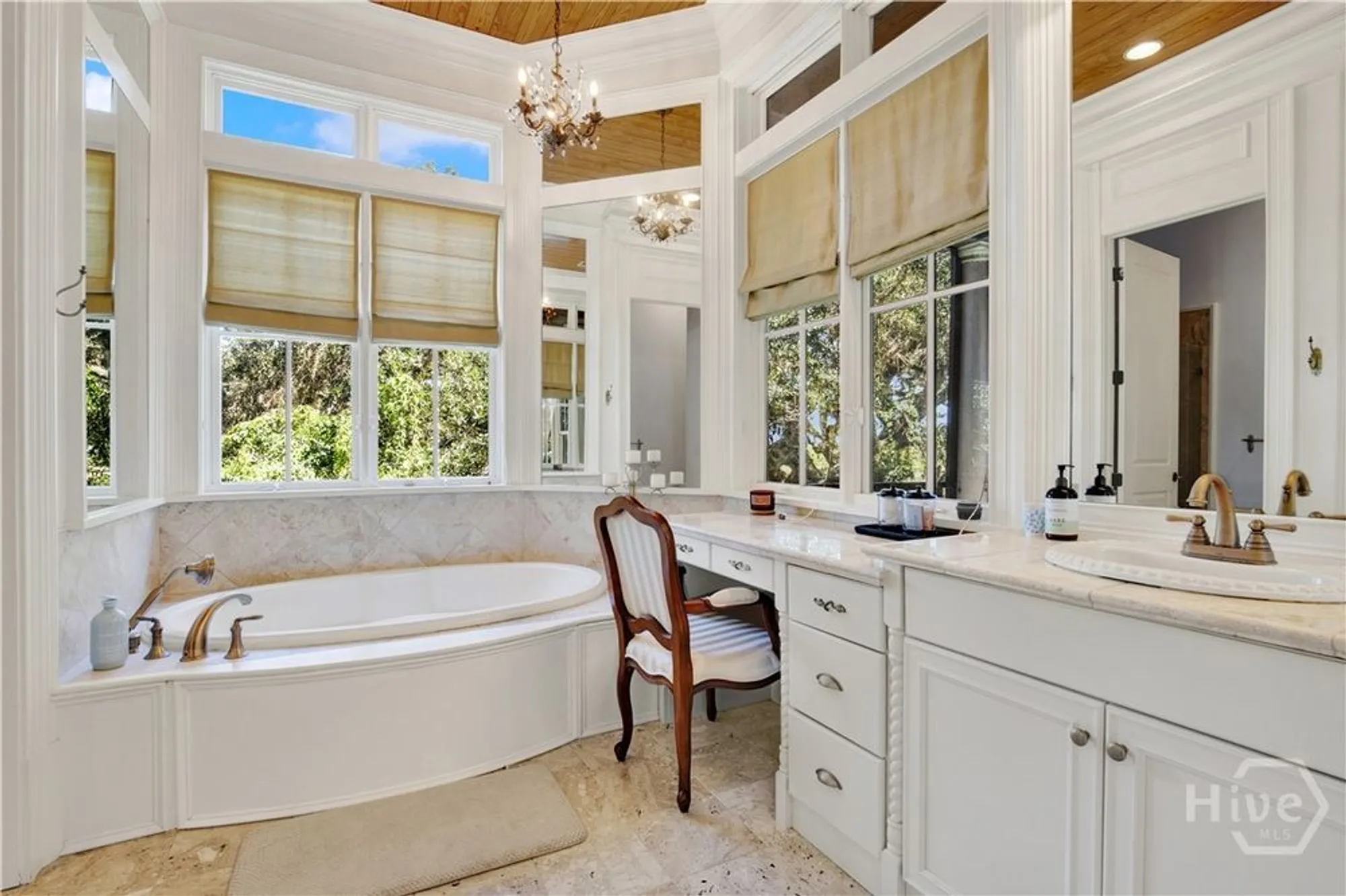 Property Slideshow image 18 of 64 | 1 breckenridge ln, Savannah, GA, 31411