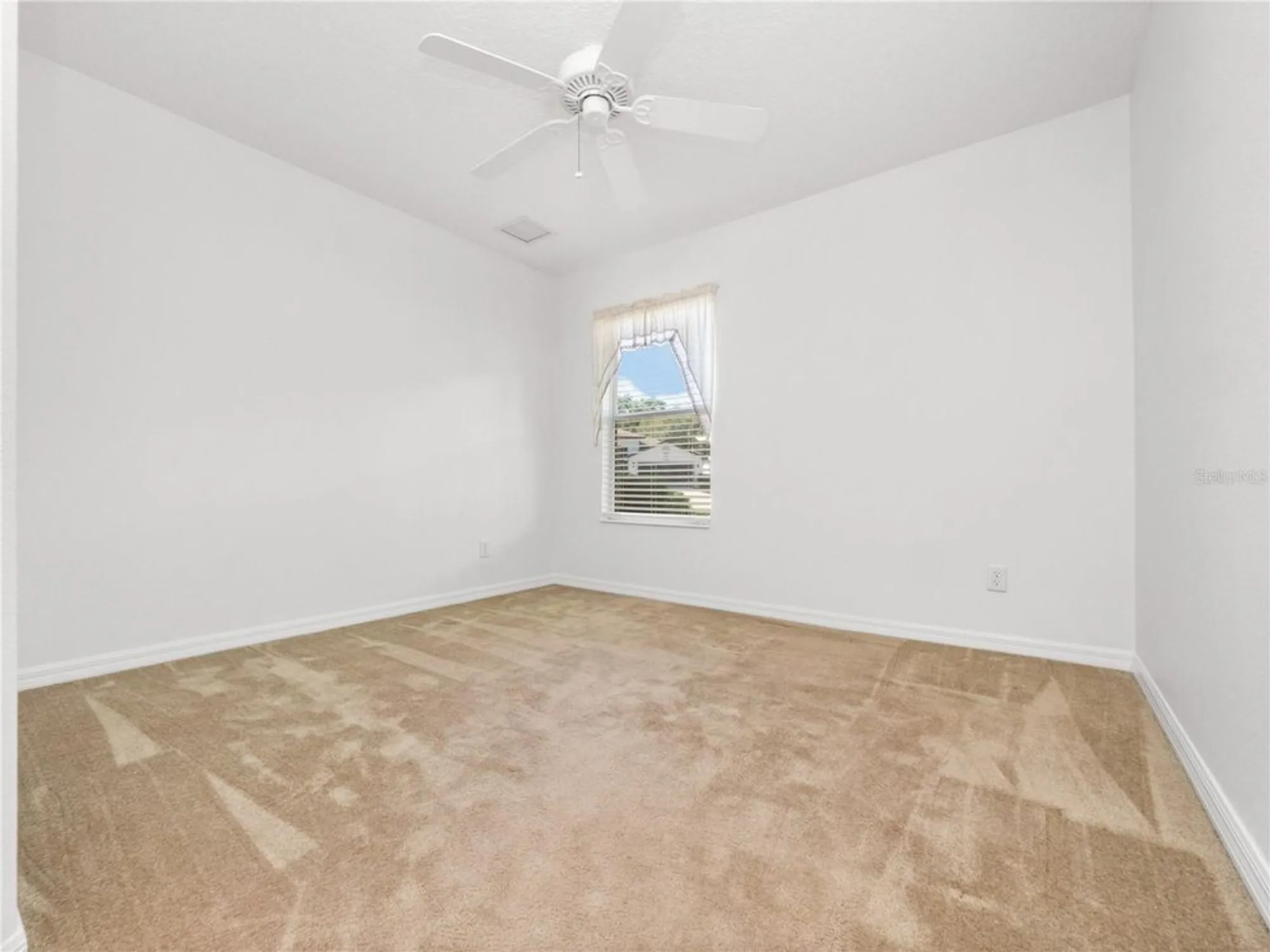 Property Slideshow image 64 of 77 | 20505 queen alexandra dr, Leesburg, FL, 34748