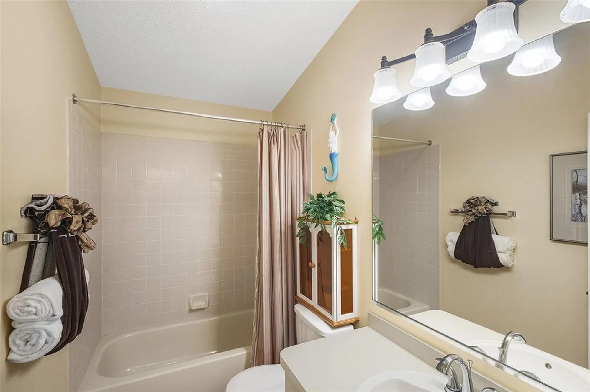 Property Slideshow image 23 of 34 | 1536 e schwartz blvd, The Villages, FL, 32159