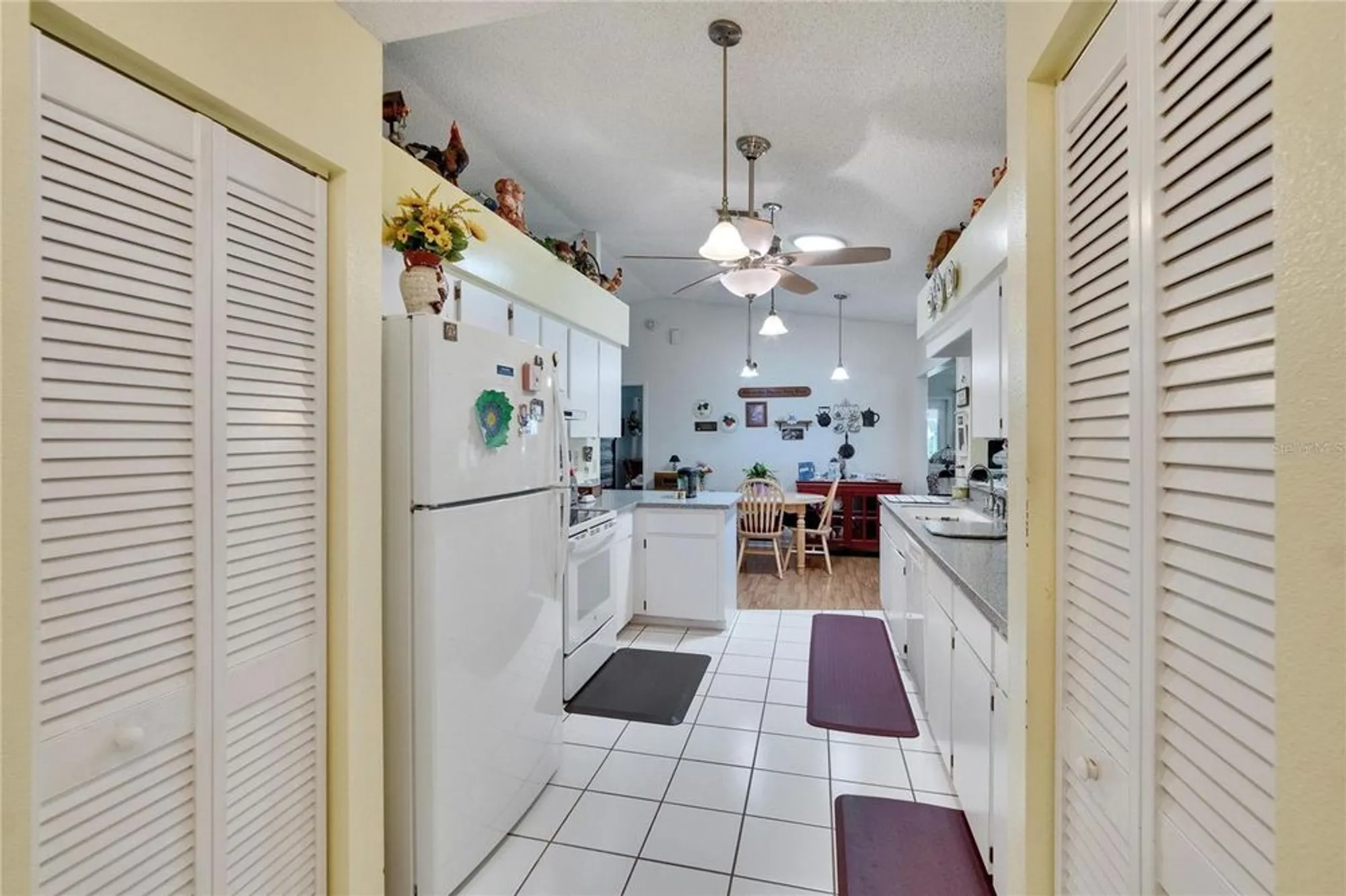 Property Slideshow image 14 of 94 | 3154 prairie dunes cir, Lakeland, FL, 33810