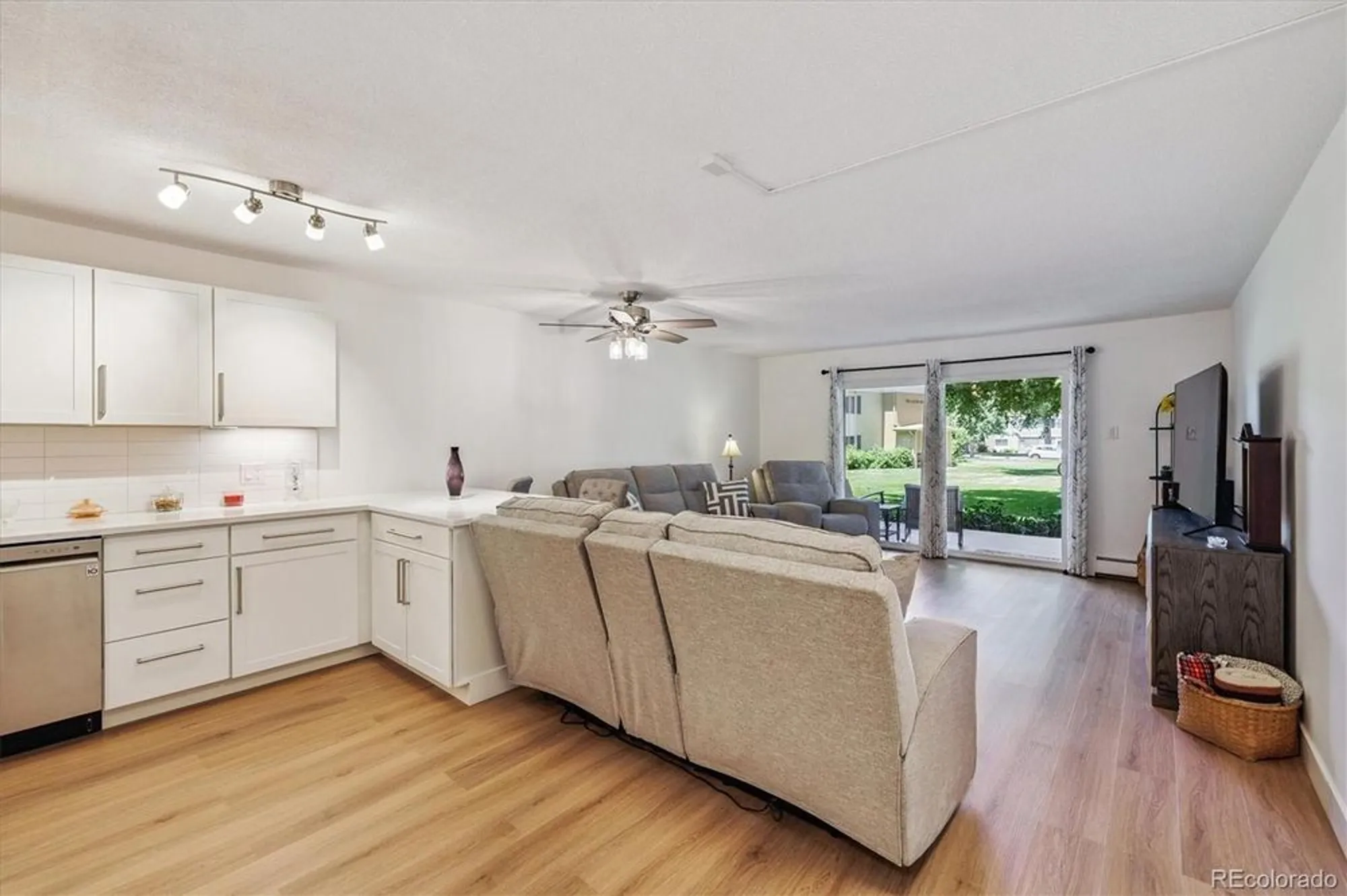 Property Slideshow image 4 of 39 | 745 s alton way unit 11a, Denver, CO, 80247