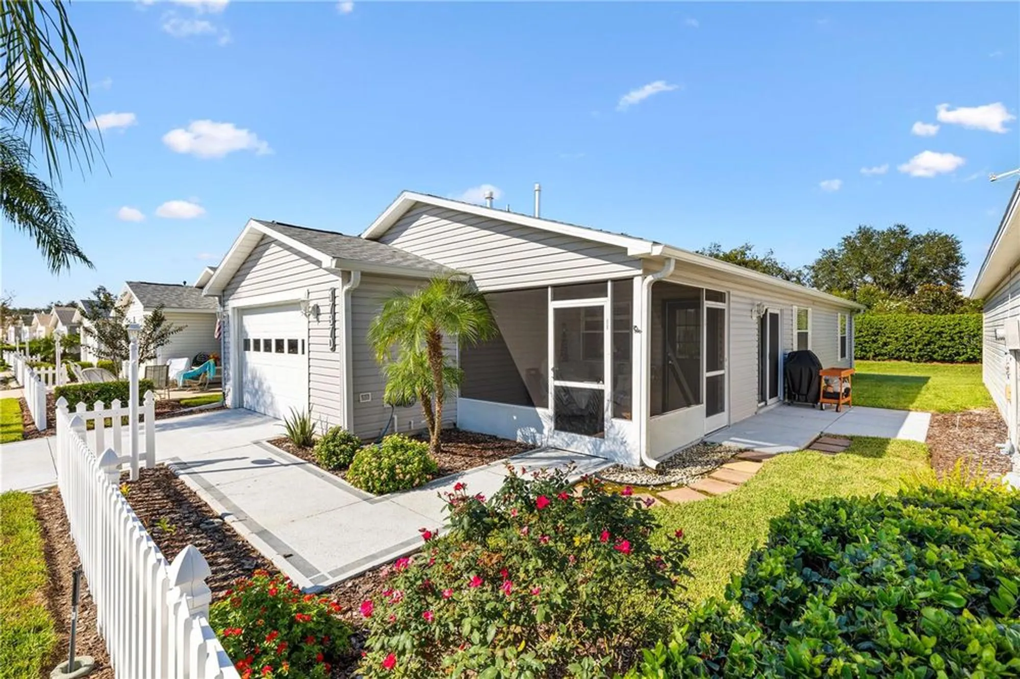 Property Slideshow image 2 of 30 | 17370 se 82nd roslyn ct, The Villages, FL, 32162