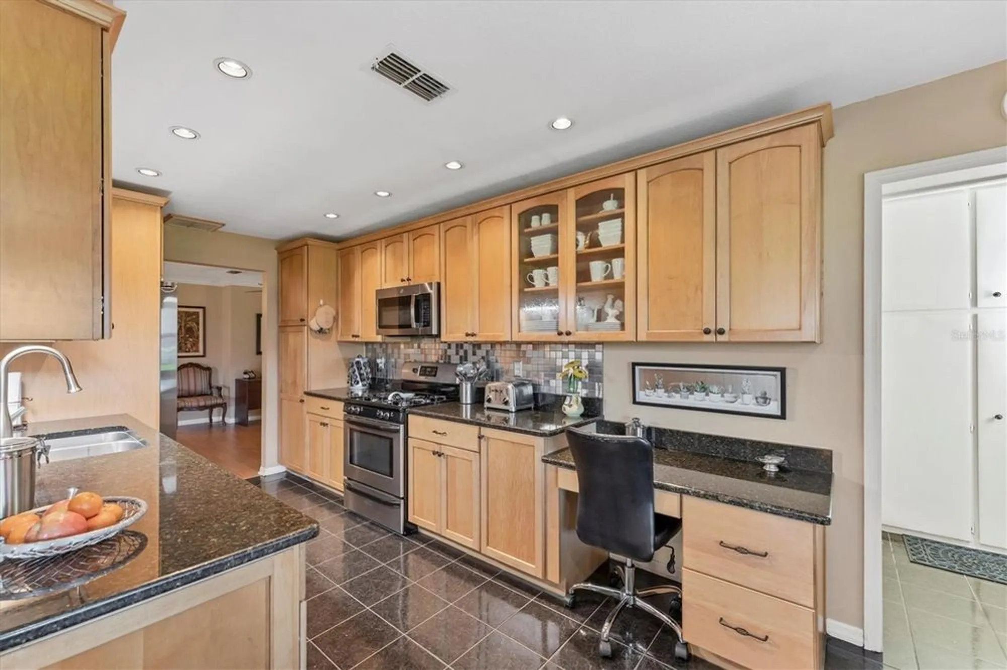 Property Slideshow image 14 of 40 | 8140 terrace garden dr n unit 103, Saint Petersburg, FL, 33709