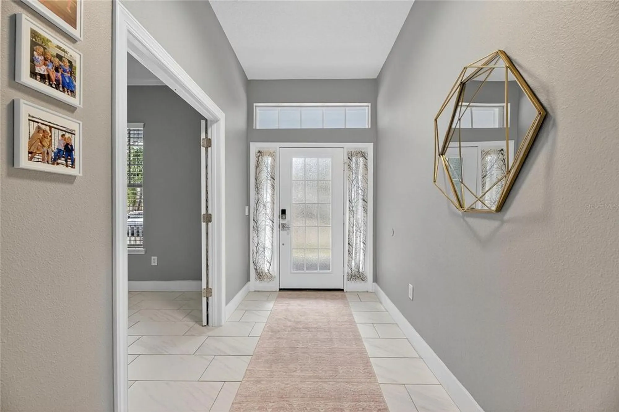 Property Slideshow image 10 of 66 | 526 islebay dr, Apollo Beach, FL, 33572