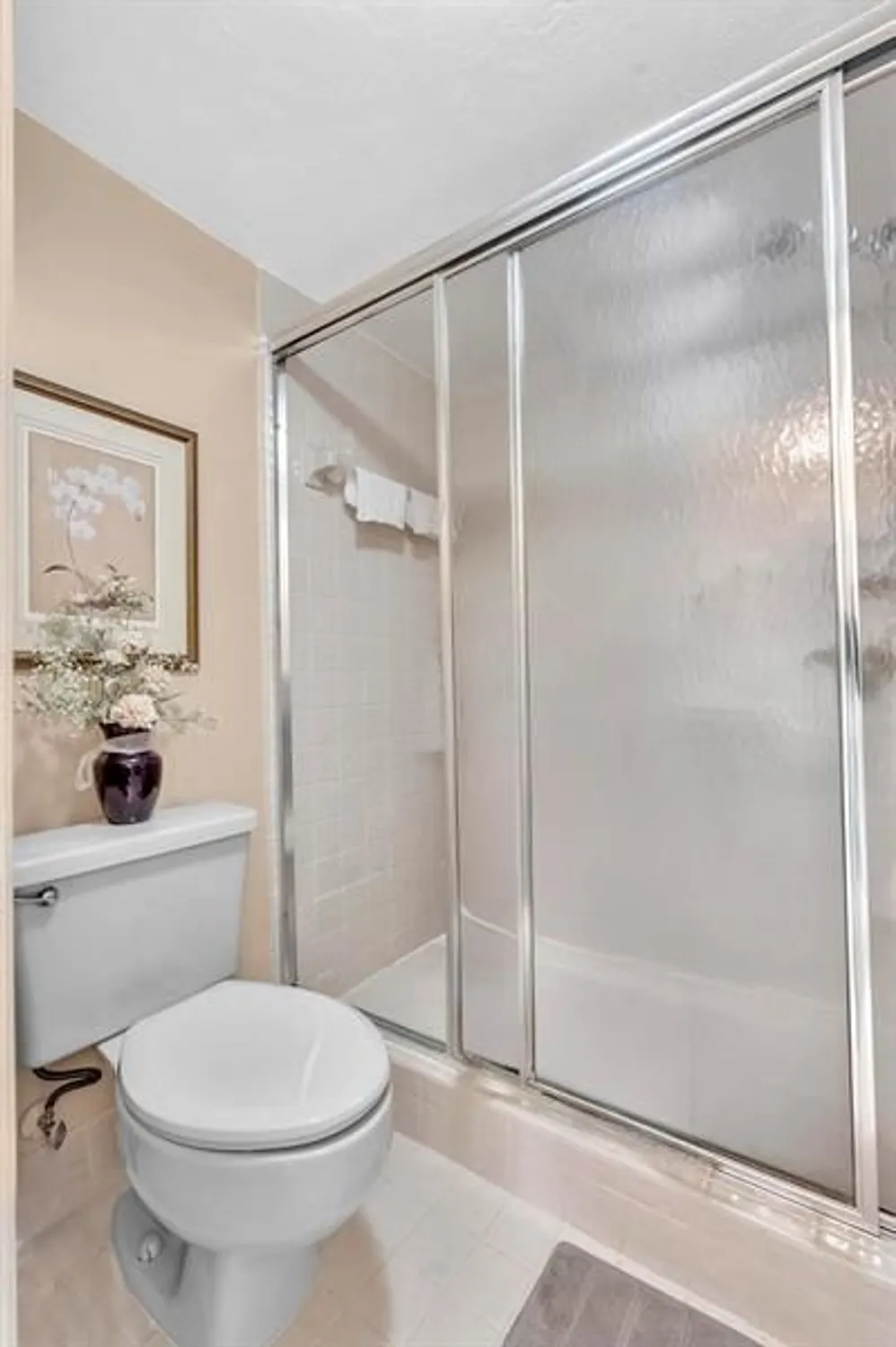 Property Slideshow image 31 of 83 | 7449 fairfax dr 211, Tamarac, FL, 33321