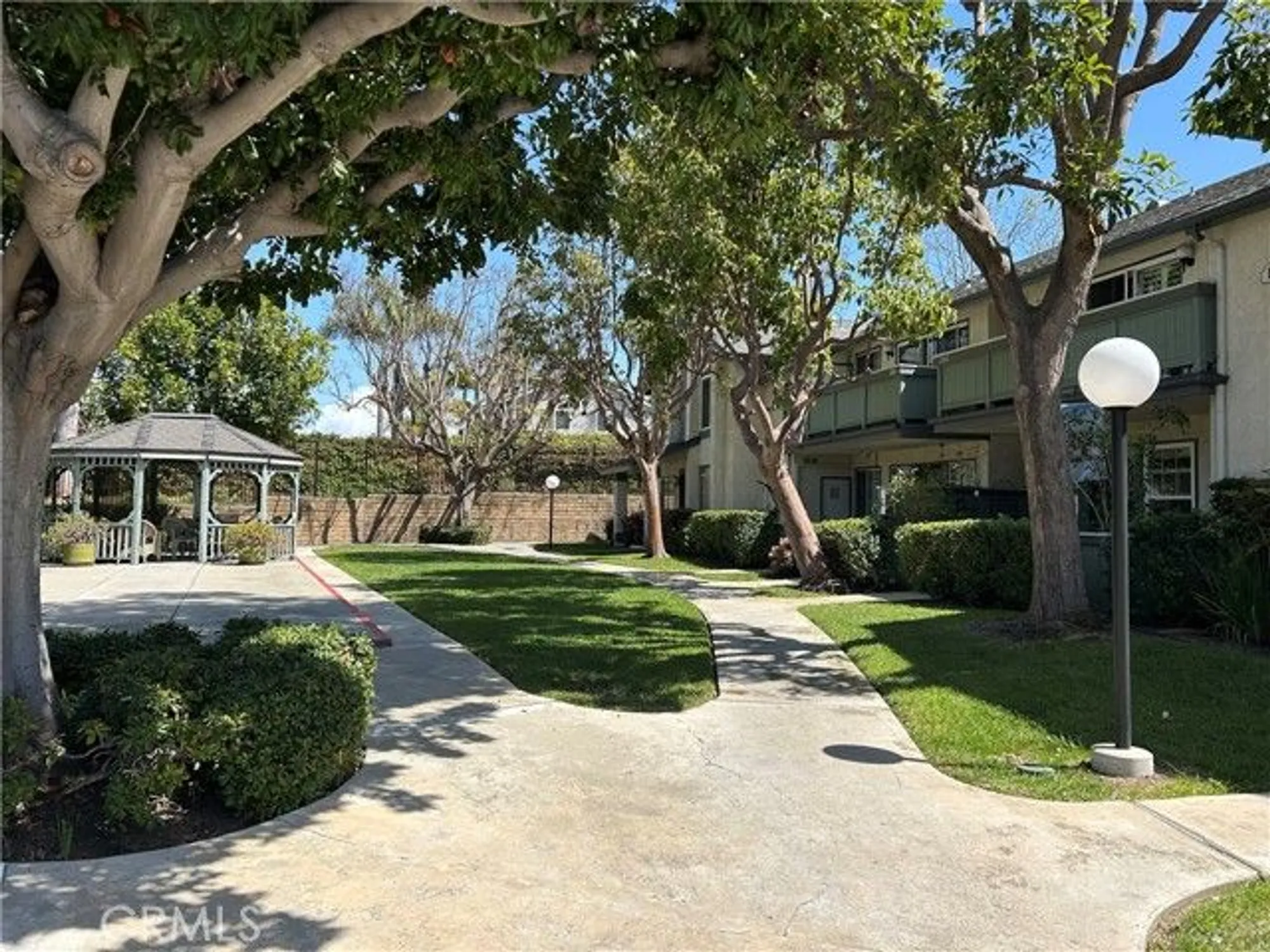 Property Slideshow image 43 of 47 | 18232 parkview ln 103, Huntington Beach, CA, 92648