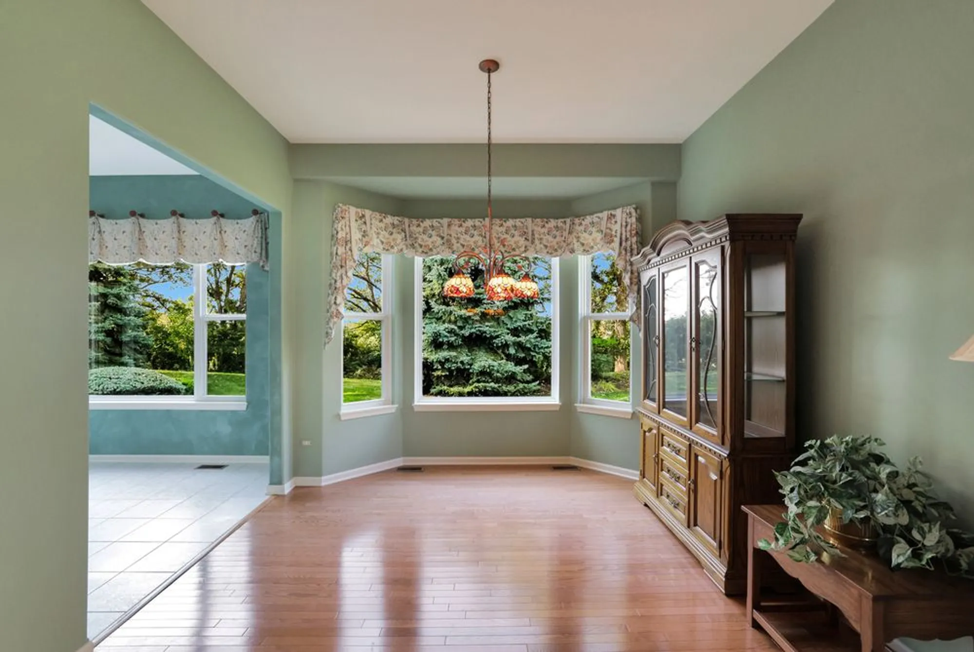 Property Slideshow image 10 of 36 | 12617 mulberry ct, Huntley, IL, 60142