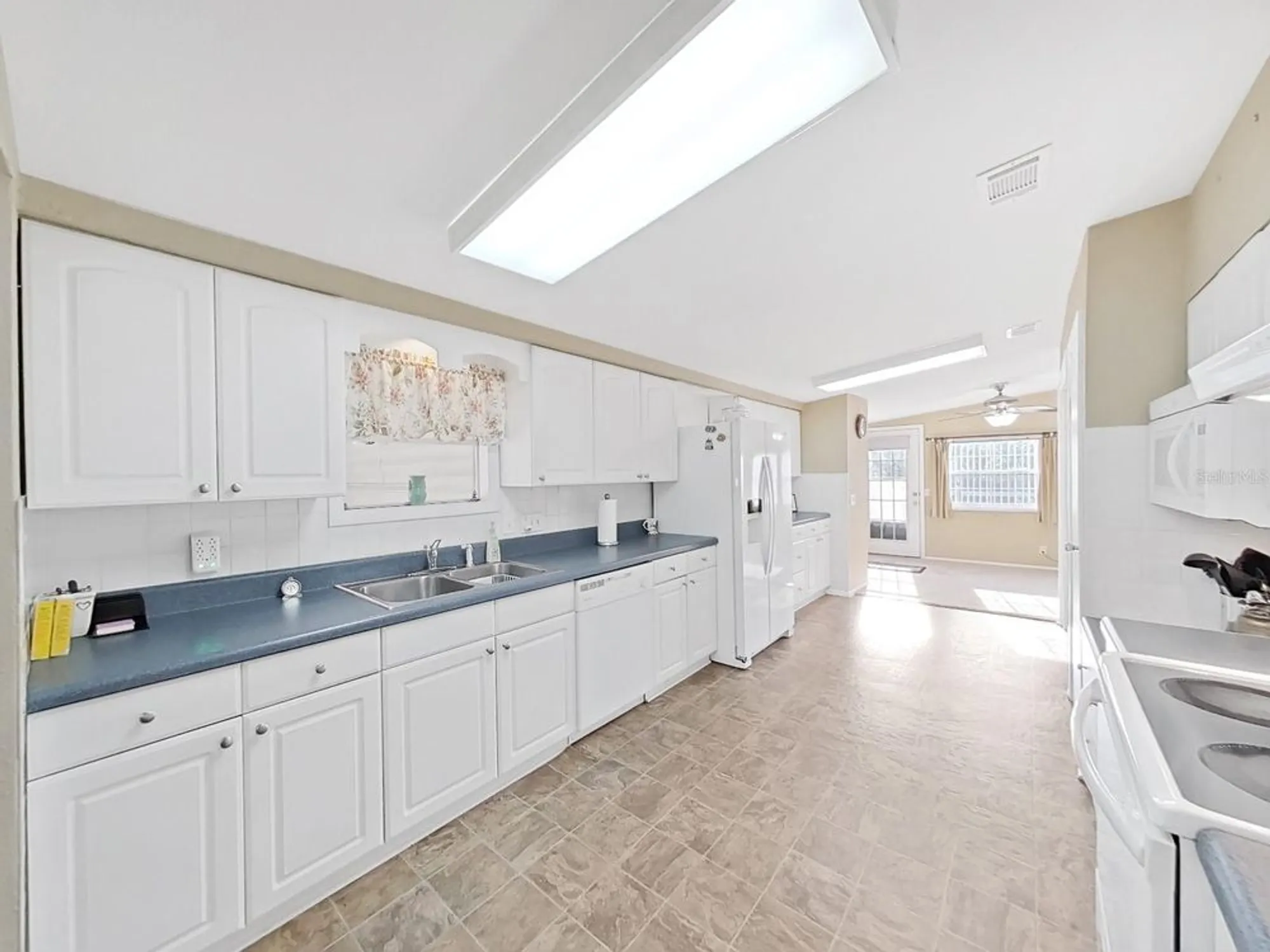 Property Slideshow image 17 of 48 | 1750 fox hill dr, Lakeland, FL, 33810