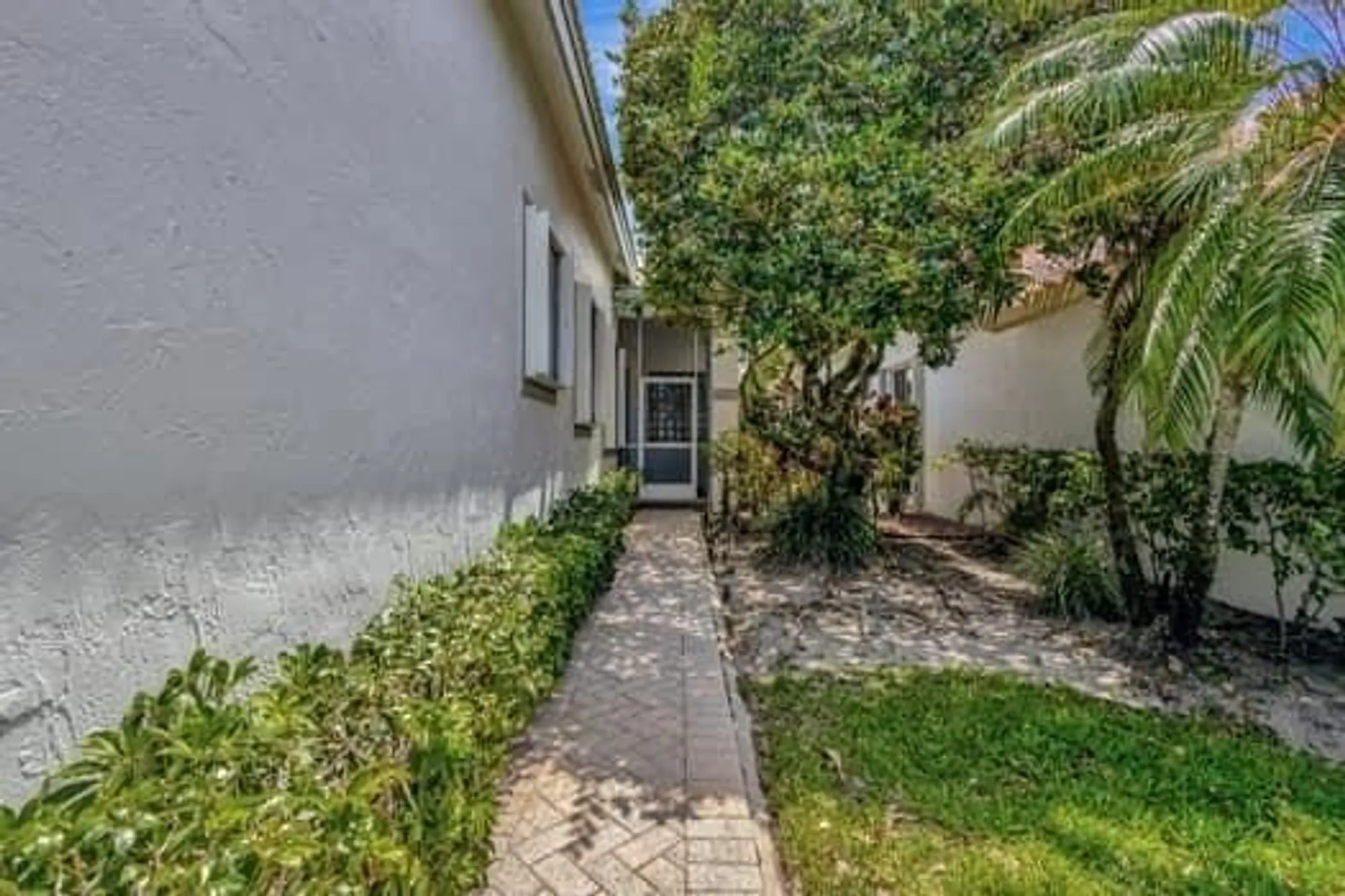 Property Slideshow image 44 of 55 | 11917 fountainside cir, Boynton Beach, FL, 33437