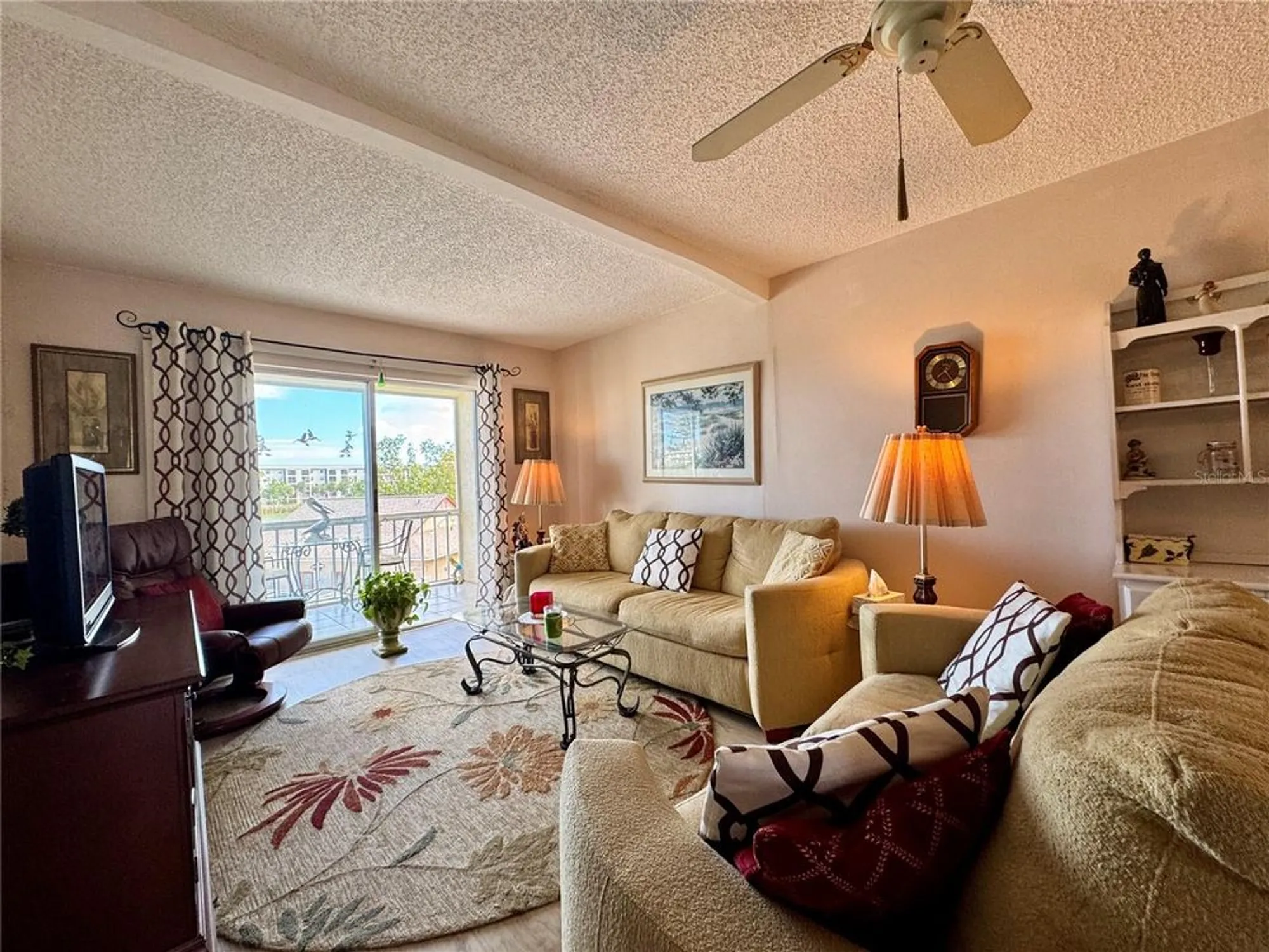 Property Slideshow image 8 of 48 | 3927 lake bayshore dr # f312, Bradenton, FL, 34205