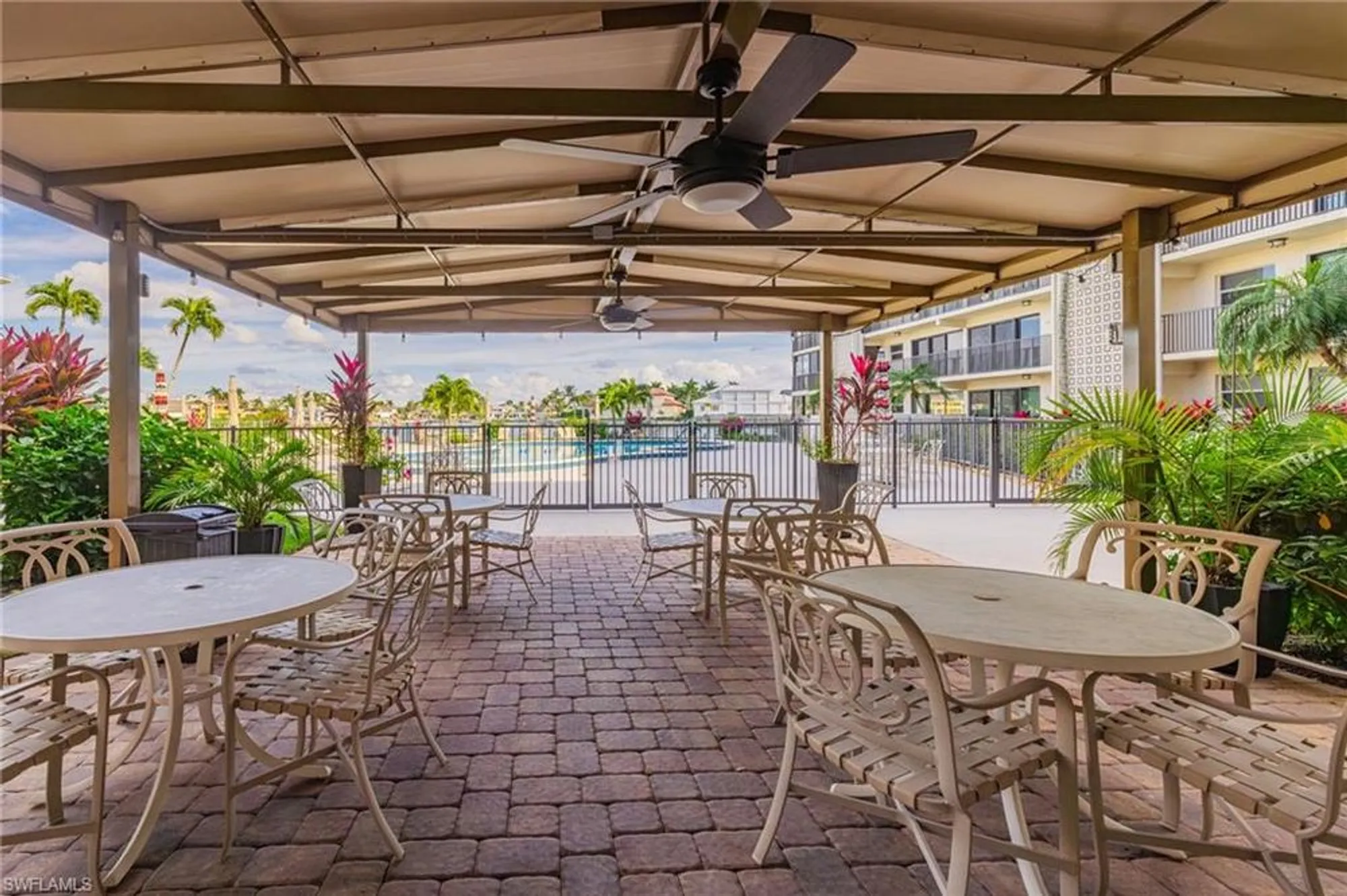 Property Slideshow image 36 of 49 | 3200 gulf shore blvd 401, Naples, FL, 34103