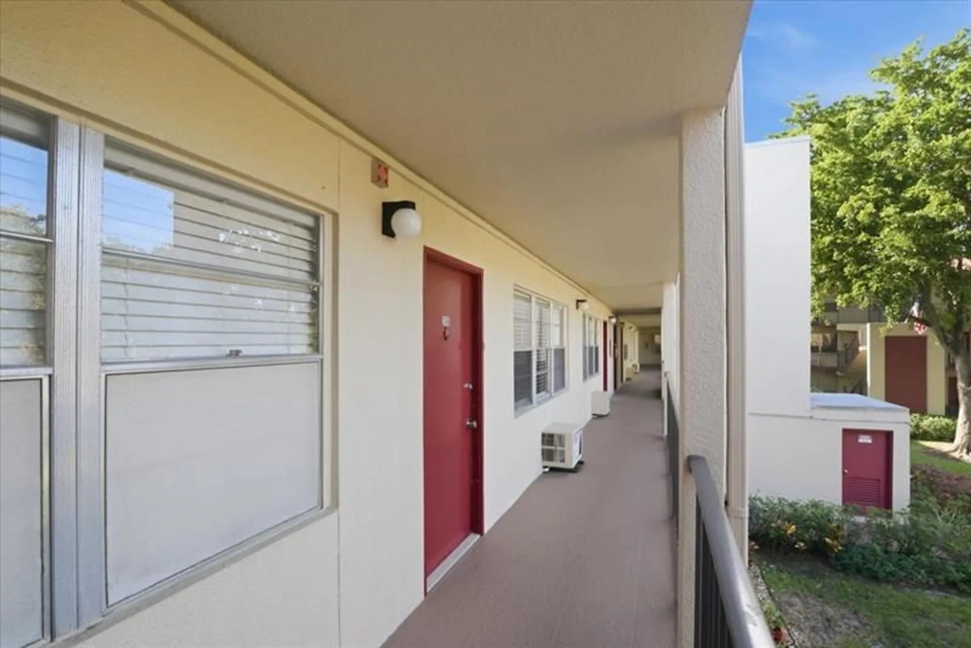 Property Slideshow image 7 of 29 | 13300 sw 1st st o206, Pembroke Pines, FL, 33027