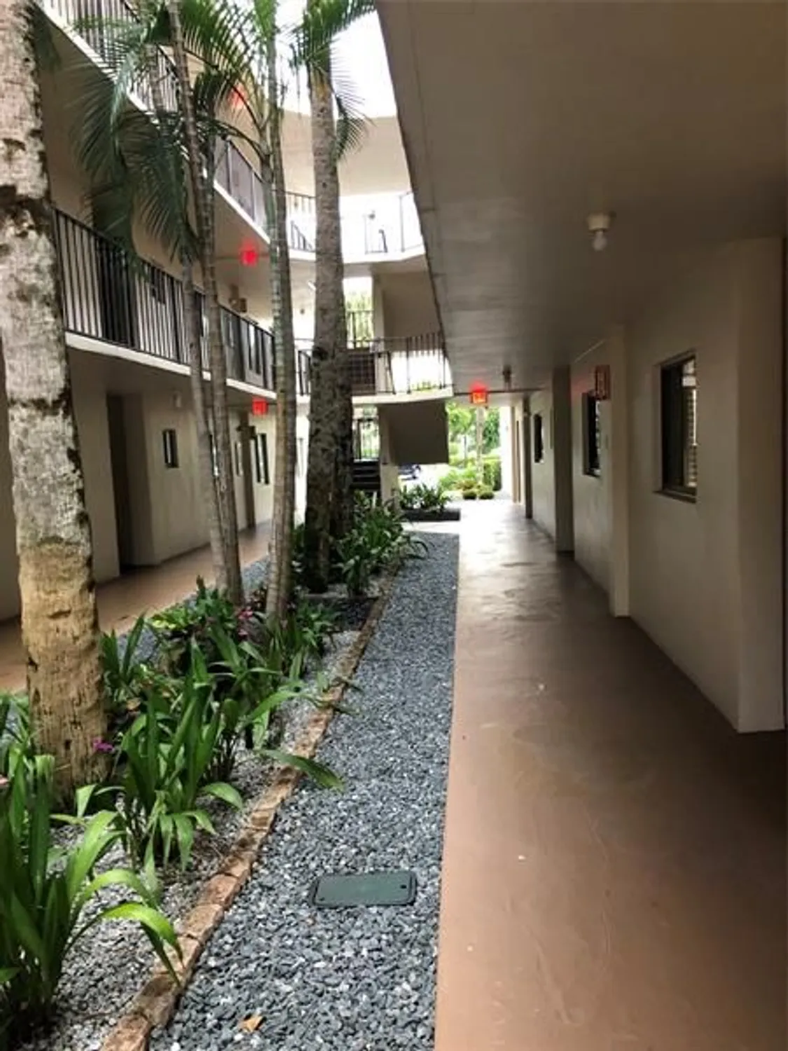 Property Slideshow image 5 of 10 | 5100 las verdes cir 121, Delray Beach, FL, 33484