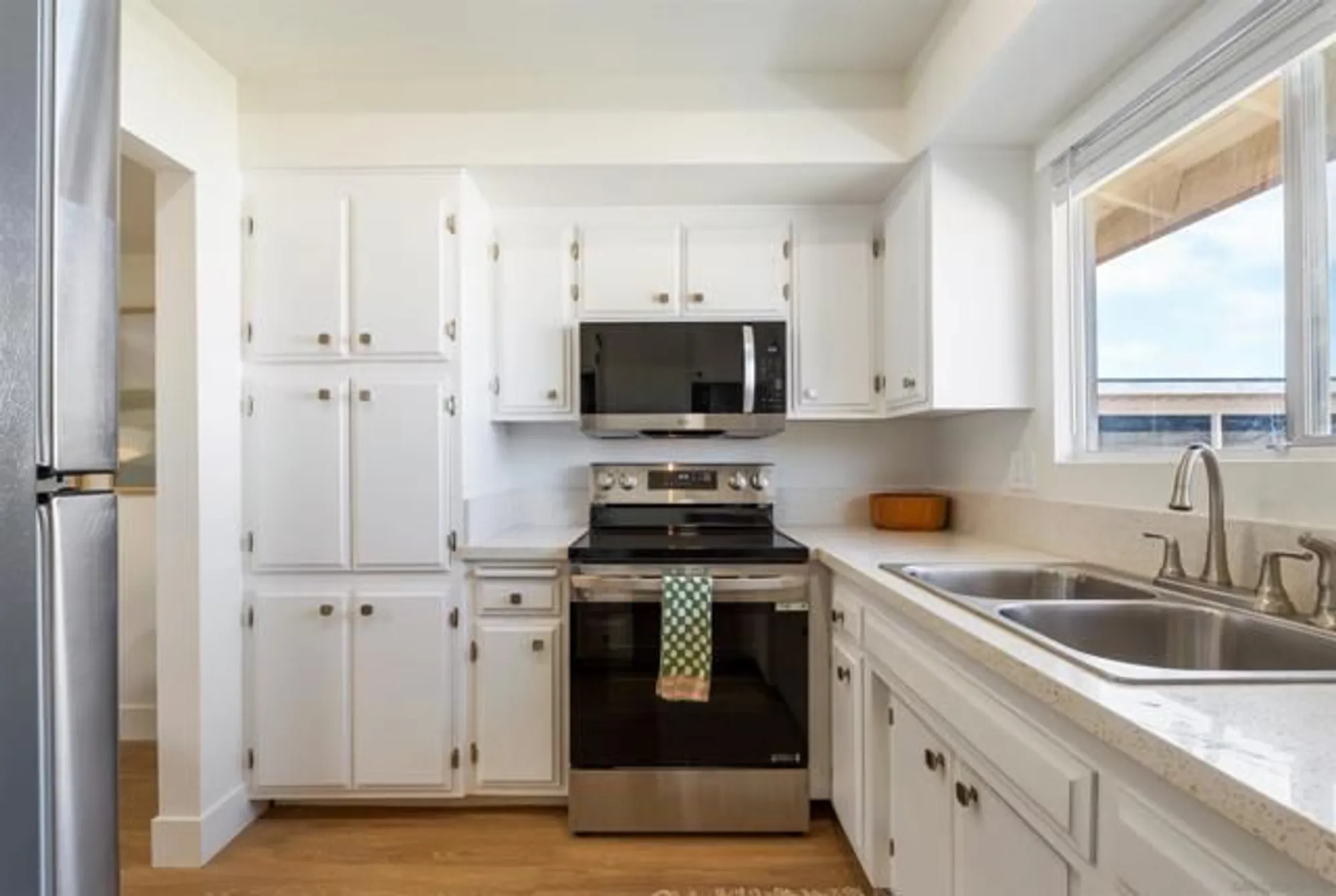 Property Slideshow image 9 of 19 | 3660 vista campana 23, Oceanside, CA, 92057