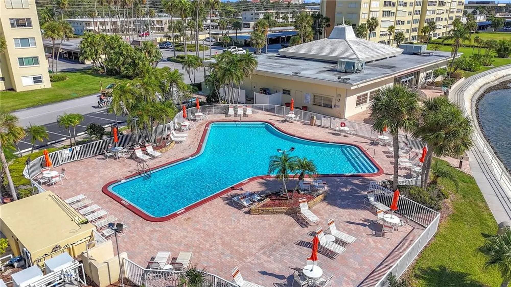 Property Slideshow image 62 of 77 | 4725 cove cir apt 810, Saint Petersburg, FL, 33708