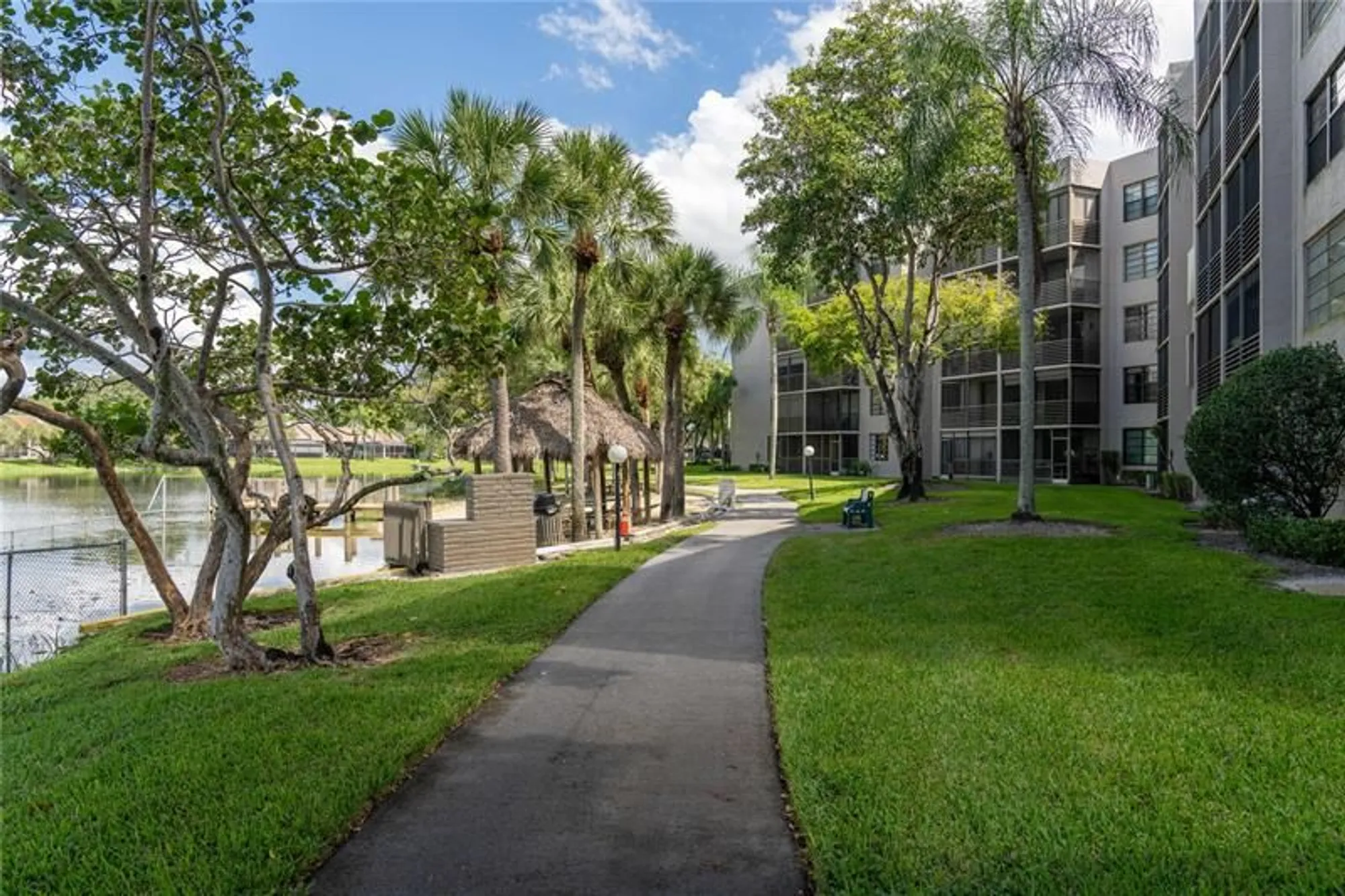 Property Slideshow image 4 of 19 | 1101 colony point cir 220, Pembroke Pines, FL, 33026