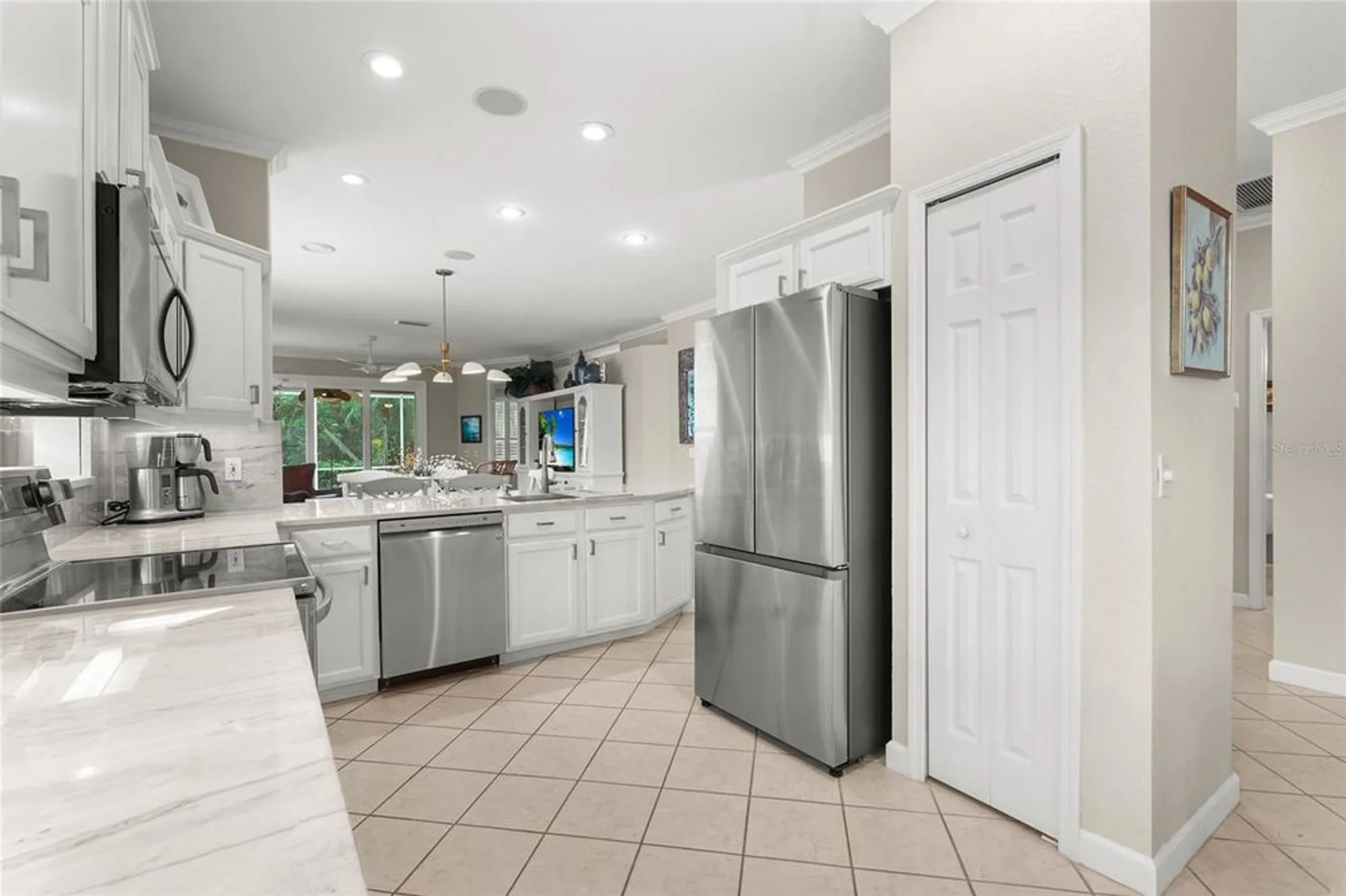 Property Slideshow image 16 of 54 | 4840 lakescene pl, Sarasota, FL, 34243