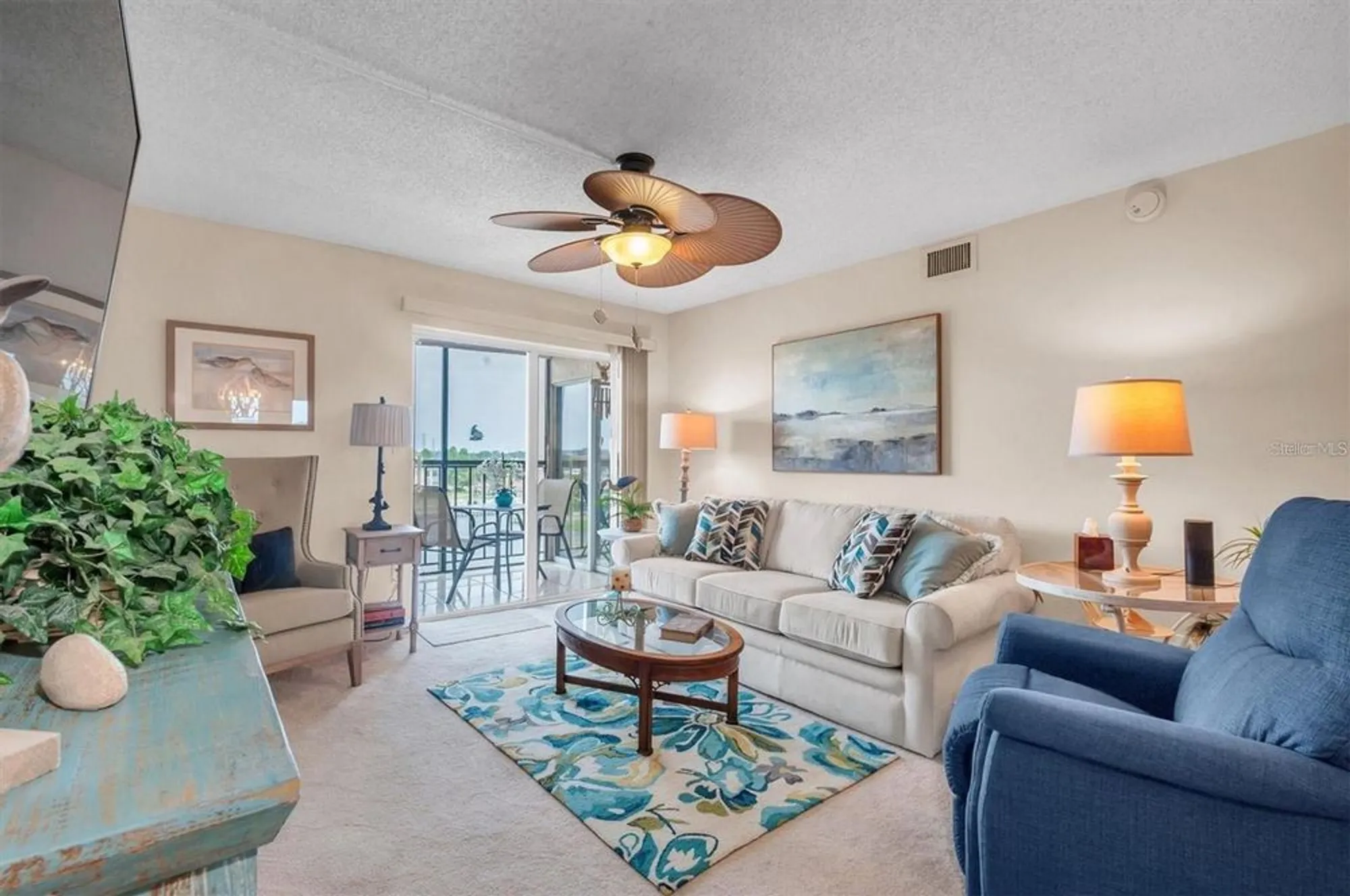 Property Slideshow image 5 of 30 | 19029 us highway 19 n apt 9-403, Clearwater, FL, 33764
