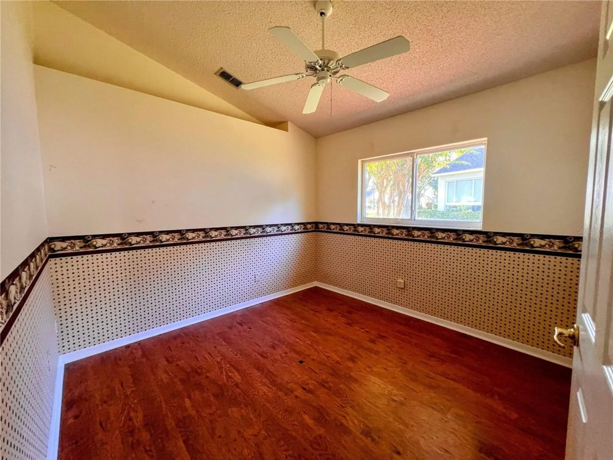 Property Slideshow image 11 of 48 | 3674 doune way, Clermont, FL, 34711