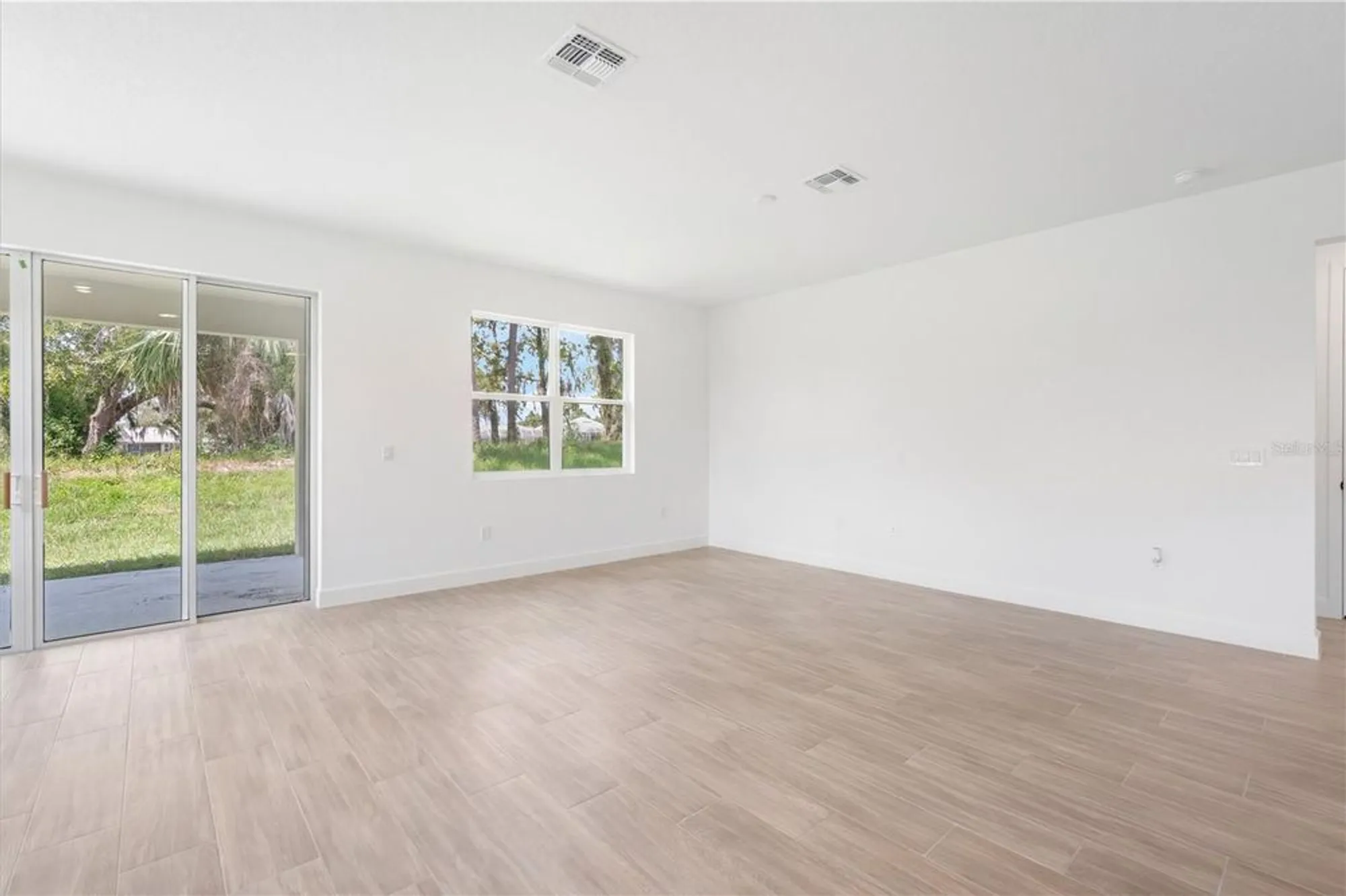 Property Slideshow image 13 of 31 | 9109 players dr, Weeki Wachee, FL, 34613