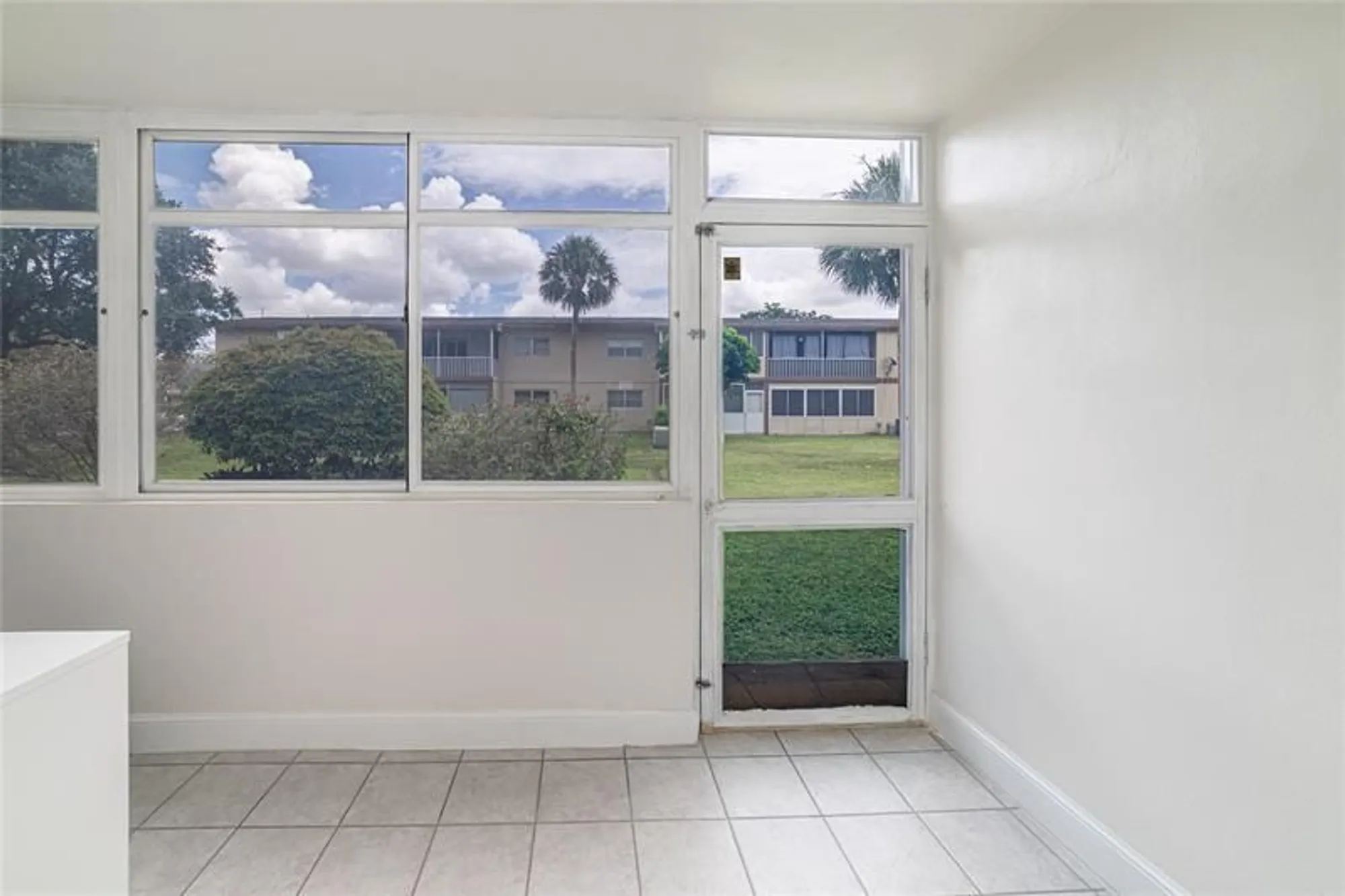 Property Slideshow image 13 of 30 | 600 nw 80th ave apt 105, Margate, FL, 33063