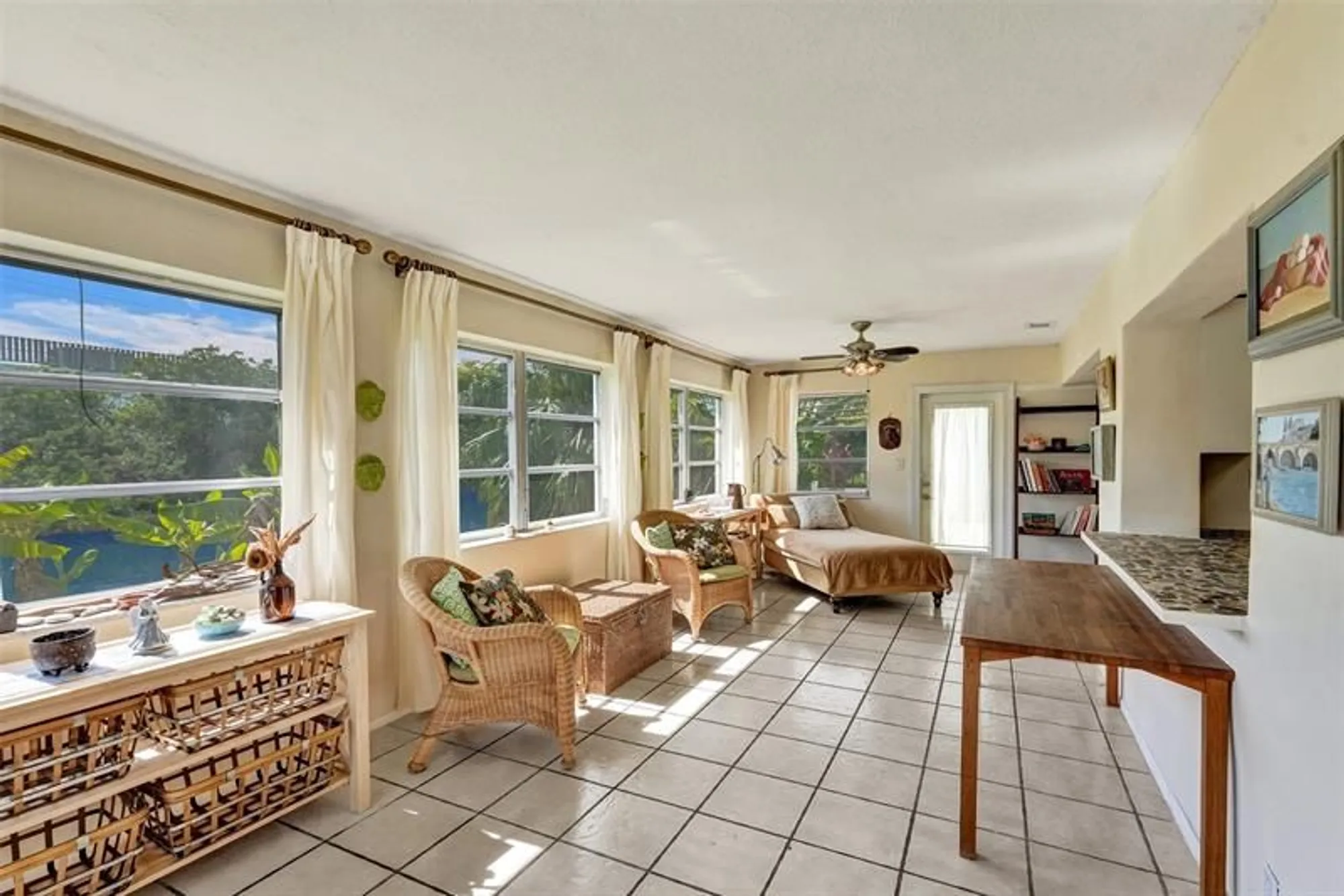 Property Slideshow image 23 of 46 | 4712 nw 41st ave, Lauderdale Lakes, FL, 33319