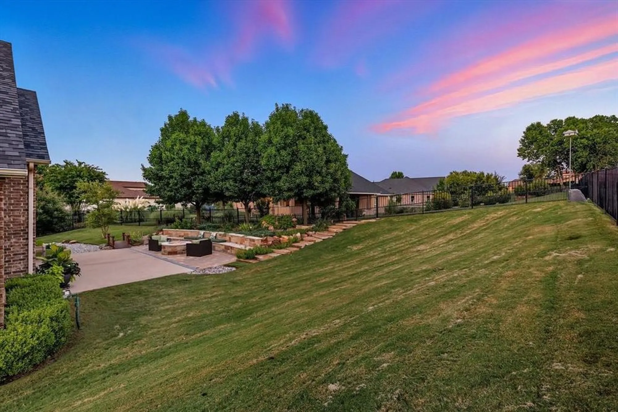 Property Slideshow image 38 of 39 | 9009 landmark ln, Denton, TX, 76207