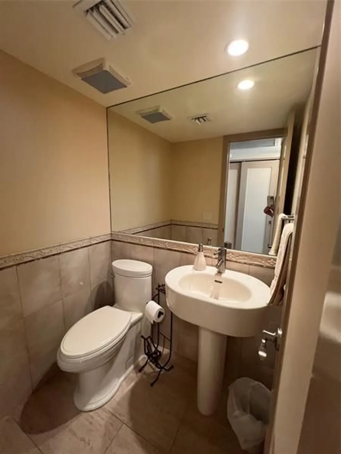 Property Slideshow image 26 of 60 | 1011 swansea a # 1011, Deerfield Beach, FL, 33442