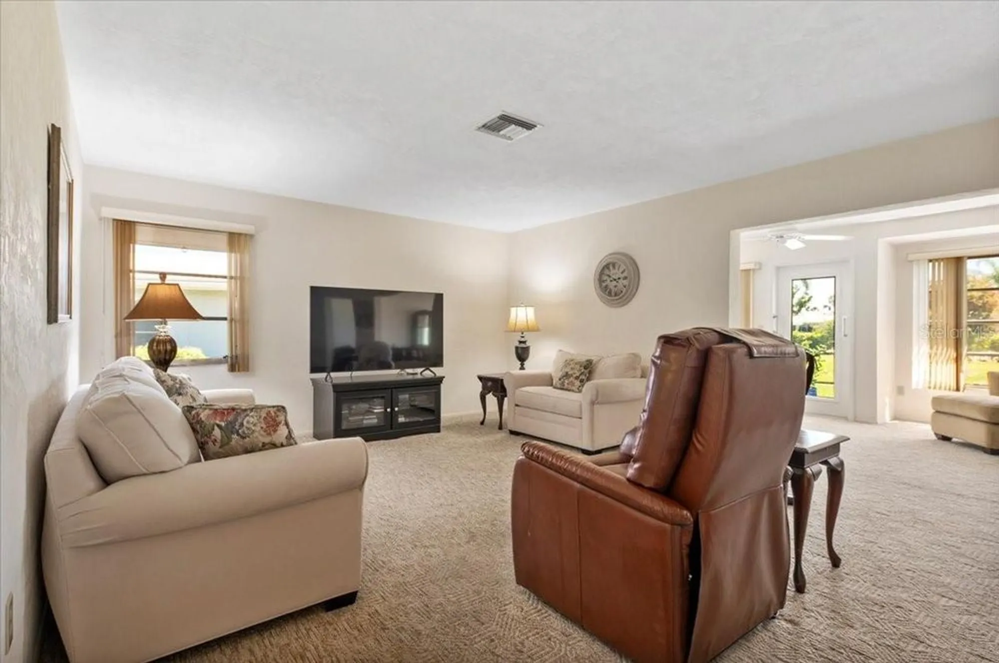 Property Slideshow image 19 of 36 | 3626 medford ln # 1537, Sarasota, FL, 34232