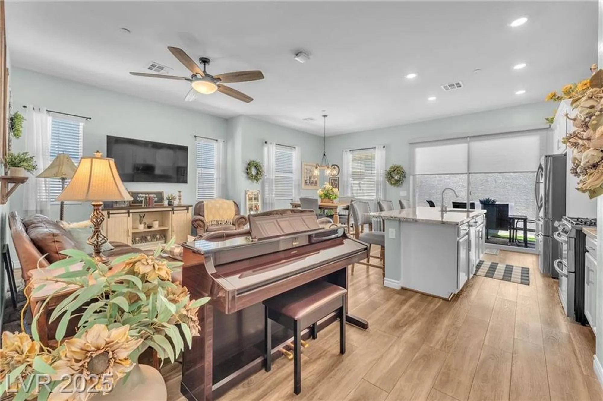 Property Slideshow image 25 of 32 | 771 cactus crossing st, Henderson, NV, 89011