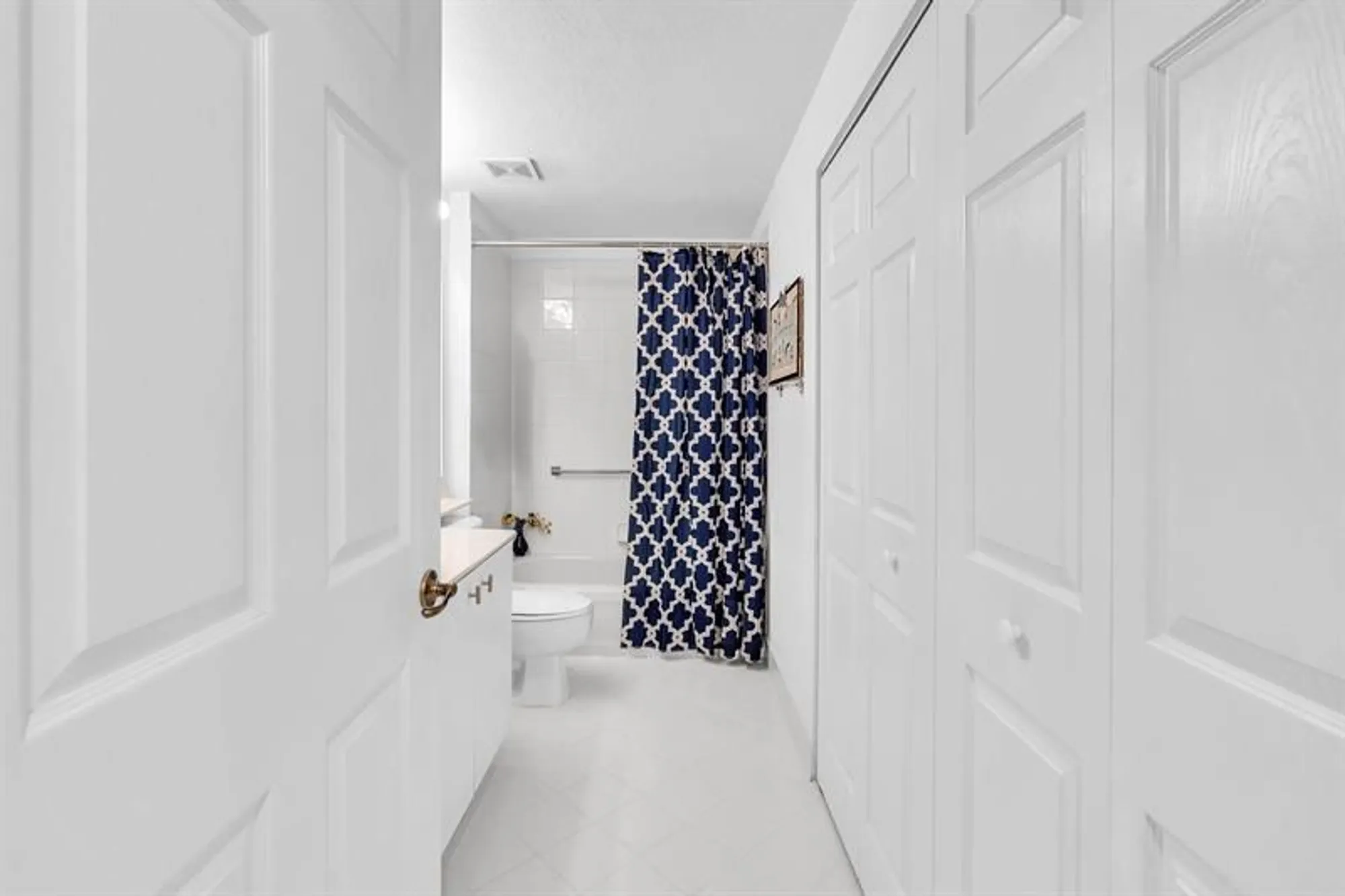 Property Slideshow image 36 of 78 | 7775 yardley dr apt 110, Tamarac, FL, 33321