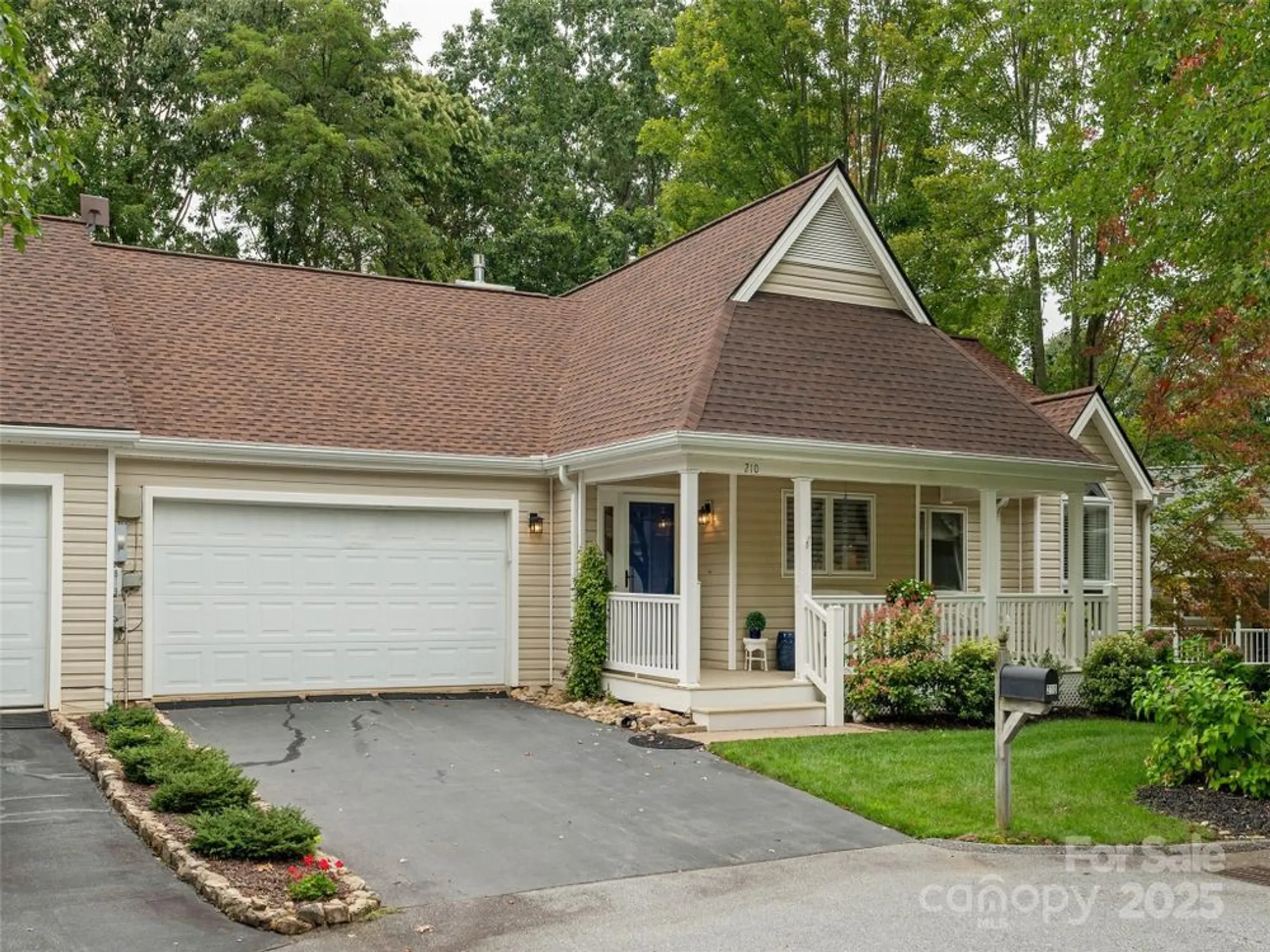 Property Slideshow image 3 of 48 | 210 black oak ln, Hendersonville, NC, 28791