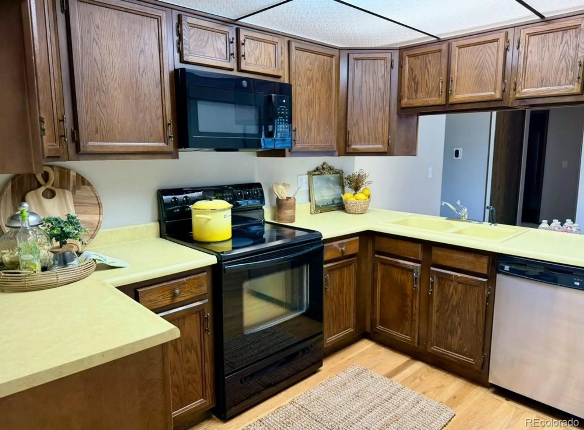 Property Slideshow image 7 of 32 | 53 douglas dr, Broomfield, CO, 80020
