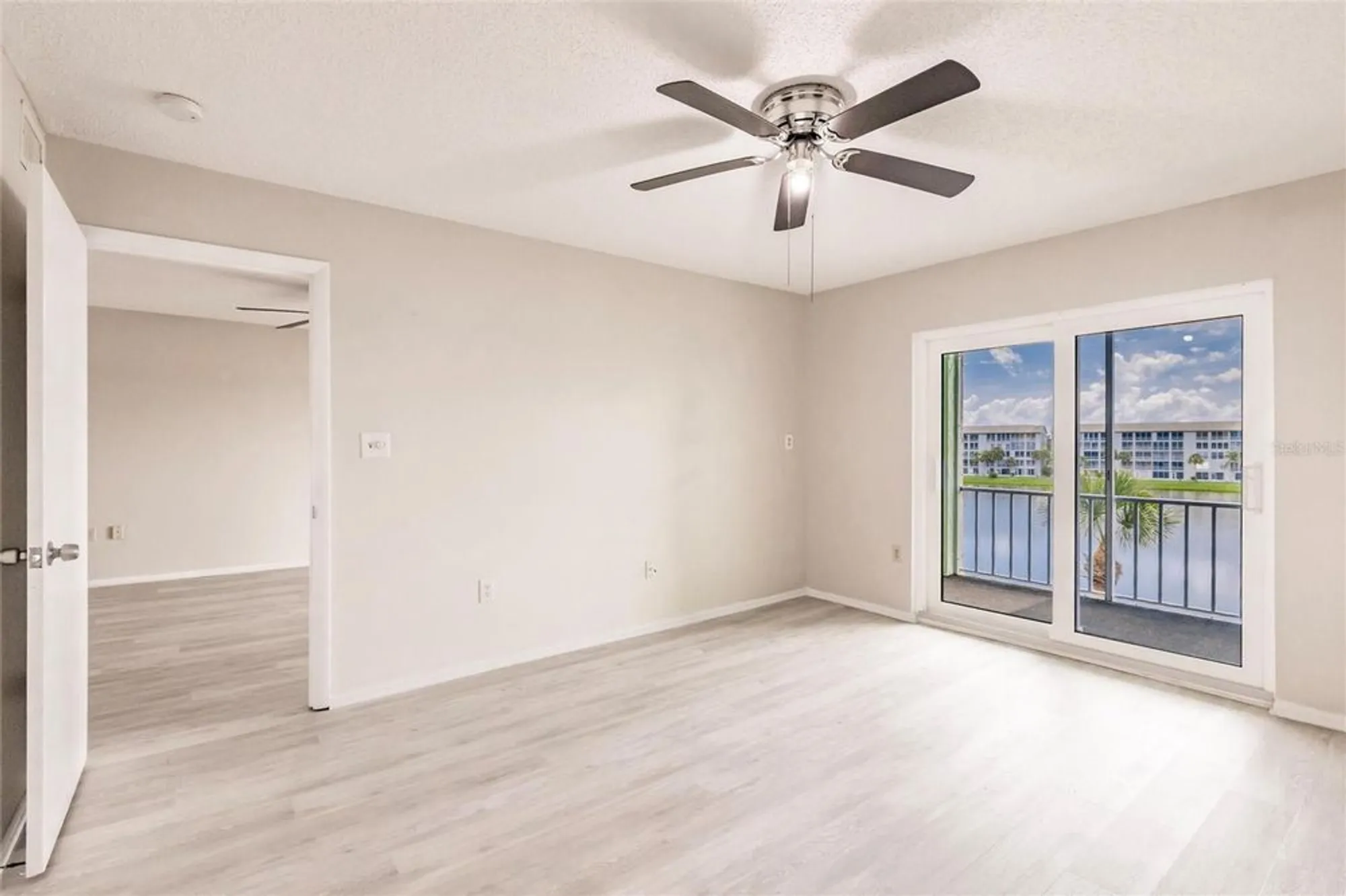 Property Slideshow image 13 of 64 | 3635 lake bayshore dr j-410, Bradenton, FL, 34205