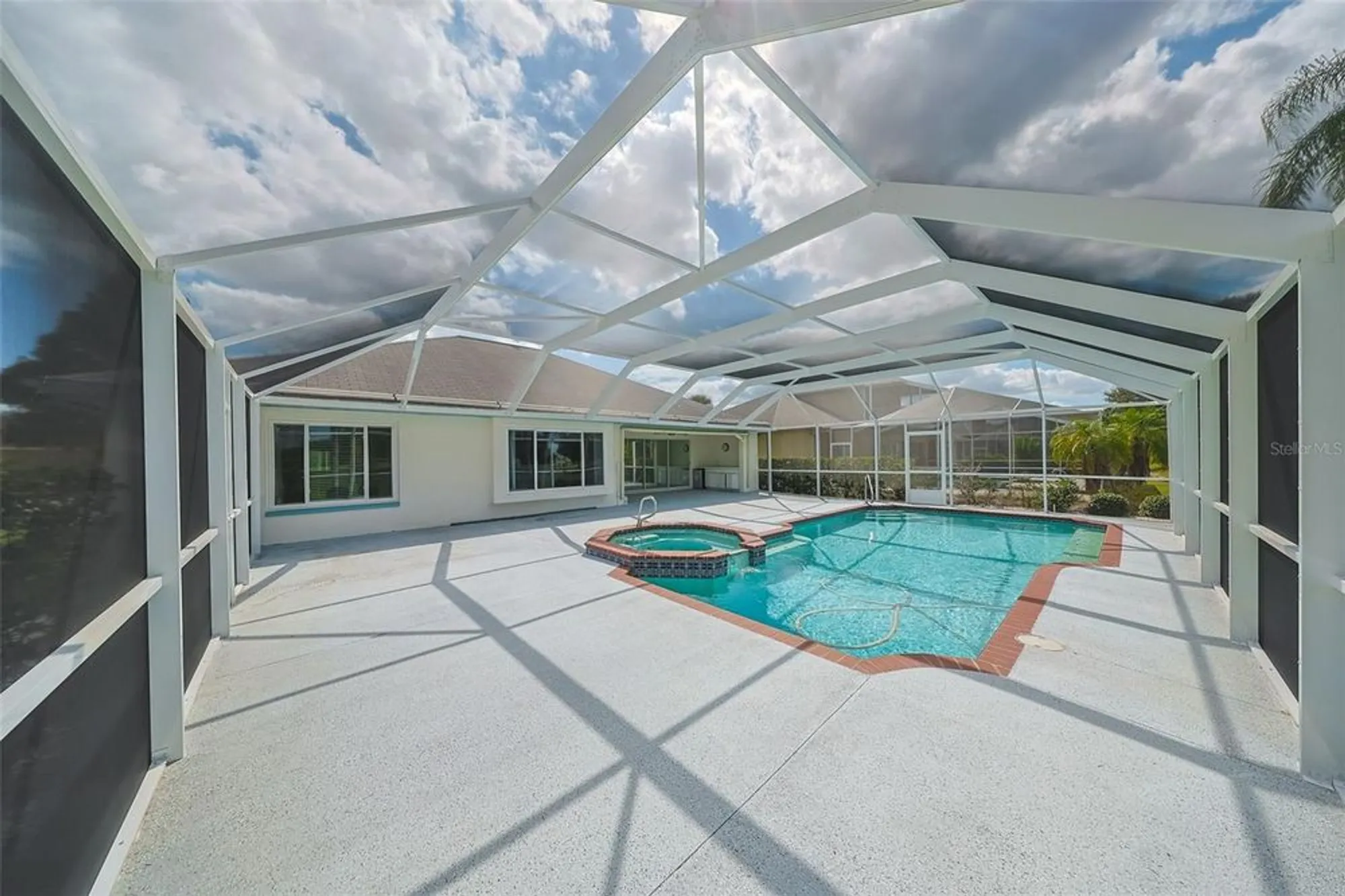 Property Slideshow image 32 of 42 | 352 caloosa palms ct, Sun City Center, FL, 33573