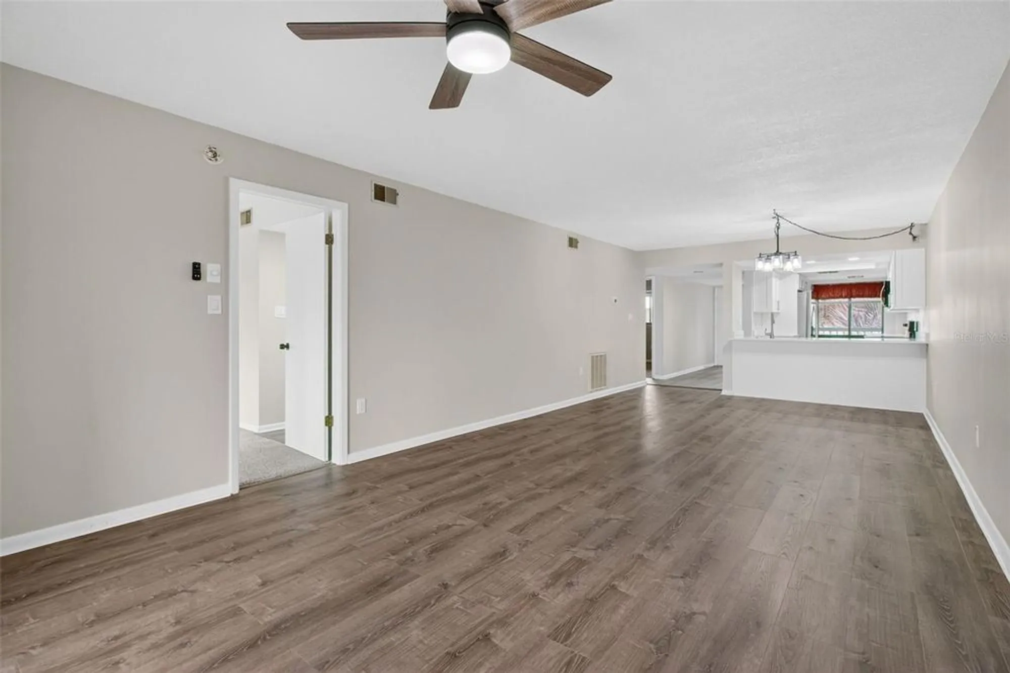 Property Slideshow image 11 of 37 | 1933 golfview dr # 1933, Tarpon Springs, FL, 34689