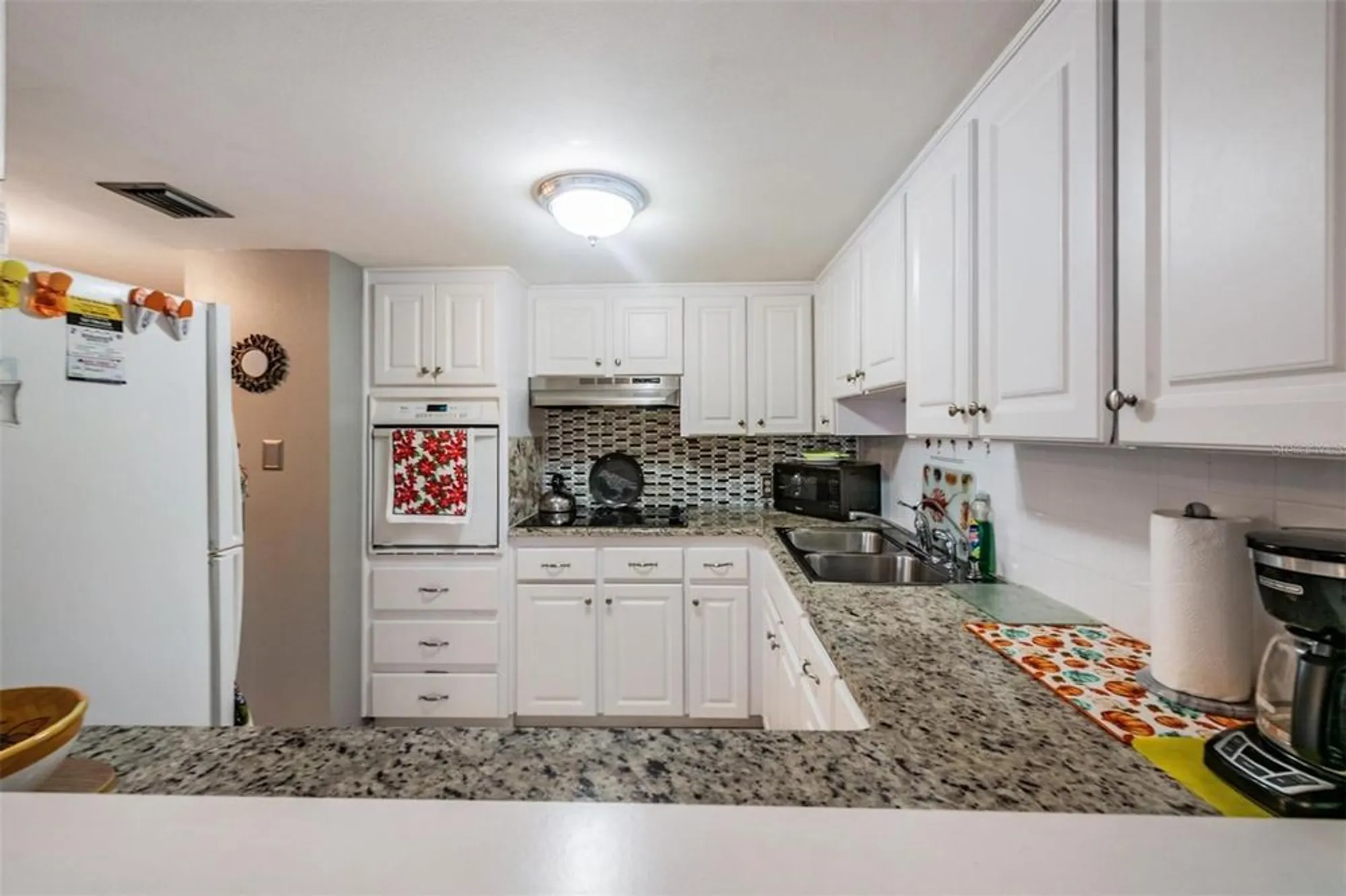 Property Slideshow image 12 of 46 | 2000 world parkway blvd apt 15, Clearwater, FL, 33763