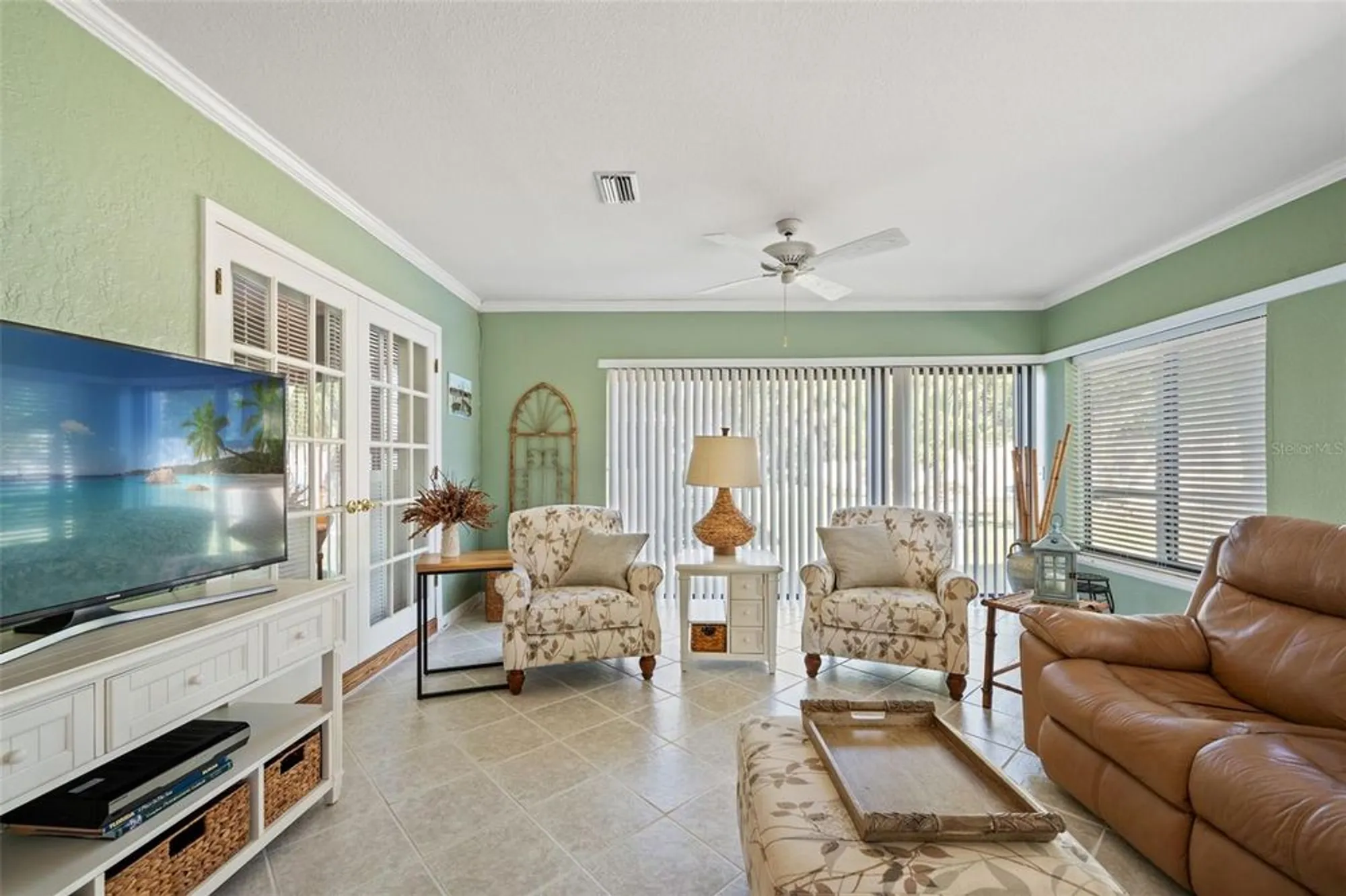Property Slideshow image 17 of 77 | 2647 royal ridge dr, Spring Hill, FL, 34606