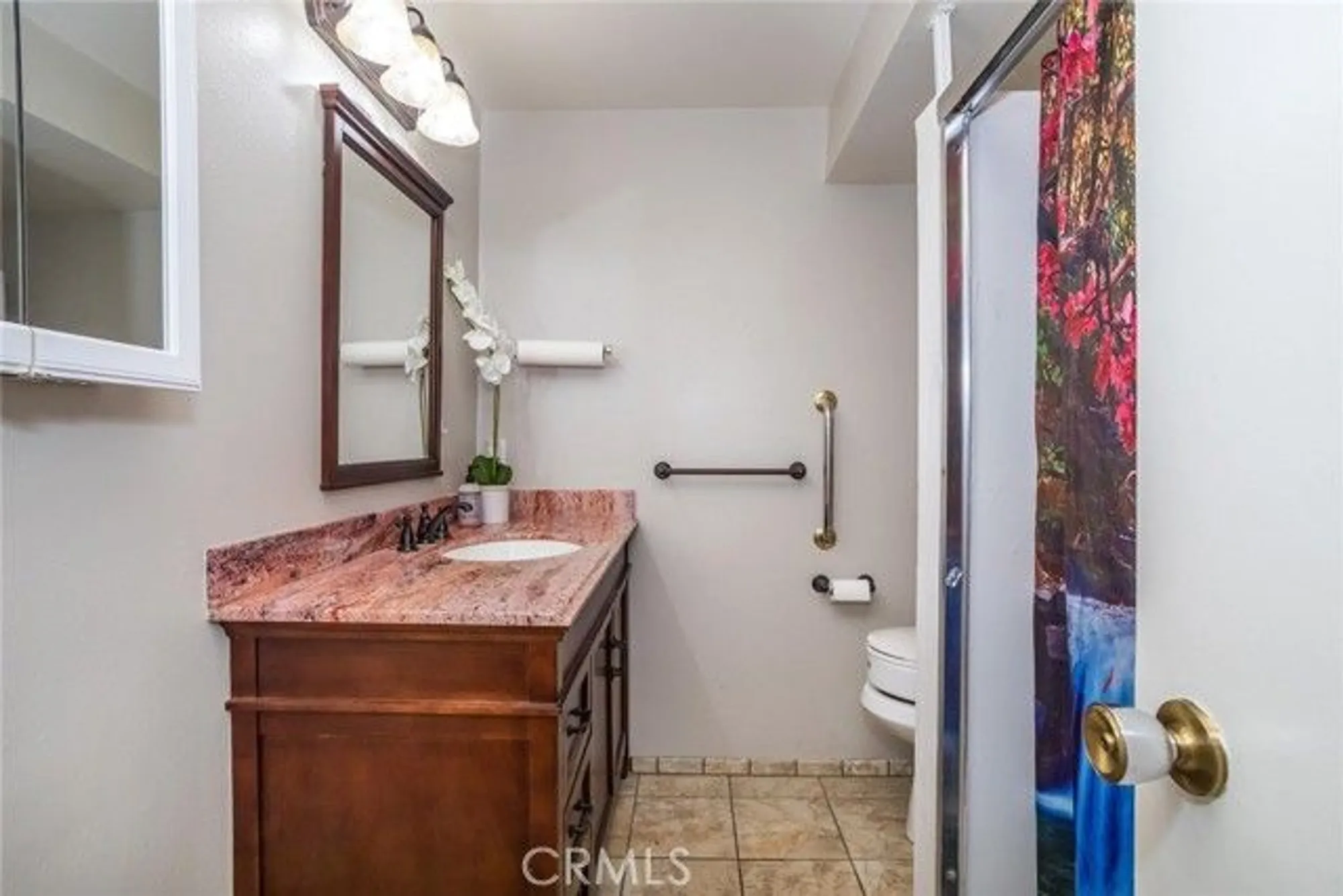 Property Slideshow image 17 of 35 | 19124 avenue of the oaks a, Newhall, CA, 91321