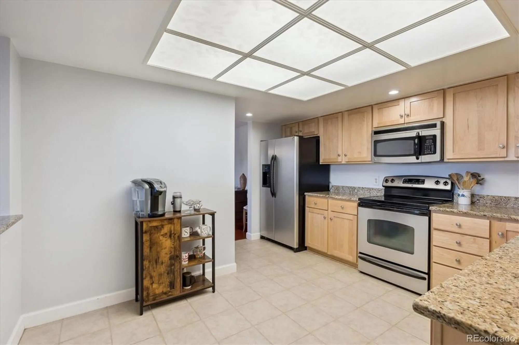 Property Slideshow image 7 of 50 | 13952 e marina dr apt 509, Aurora, CO, 80014